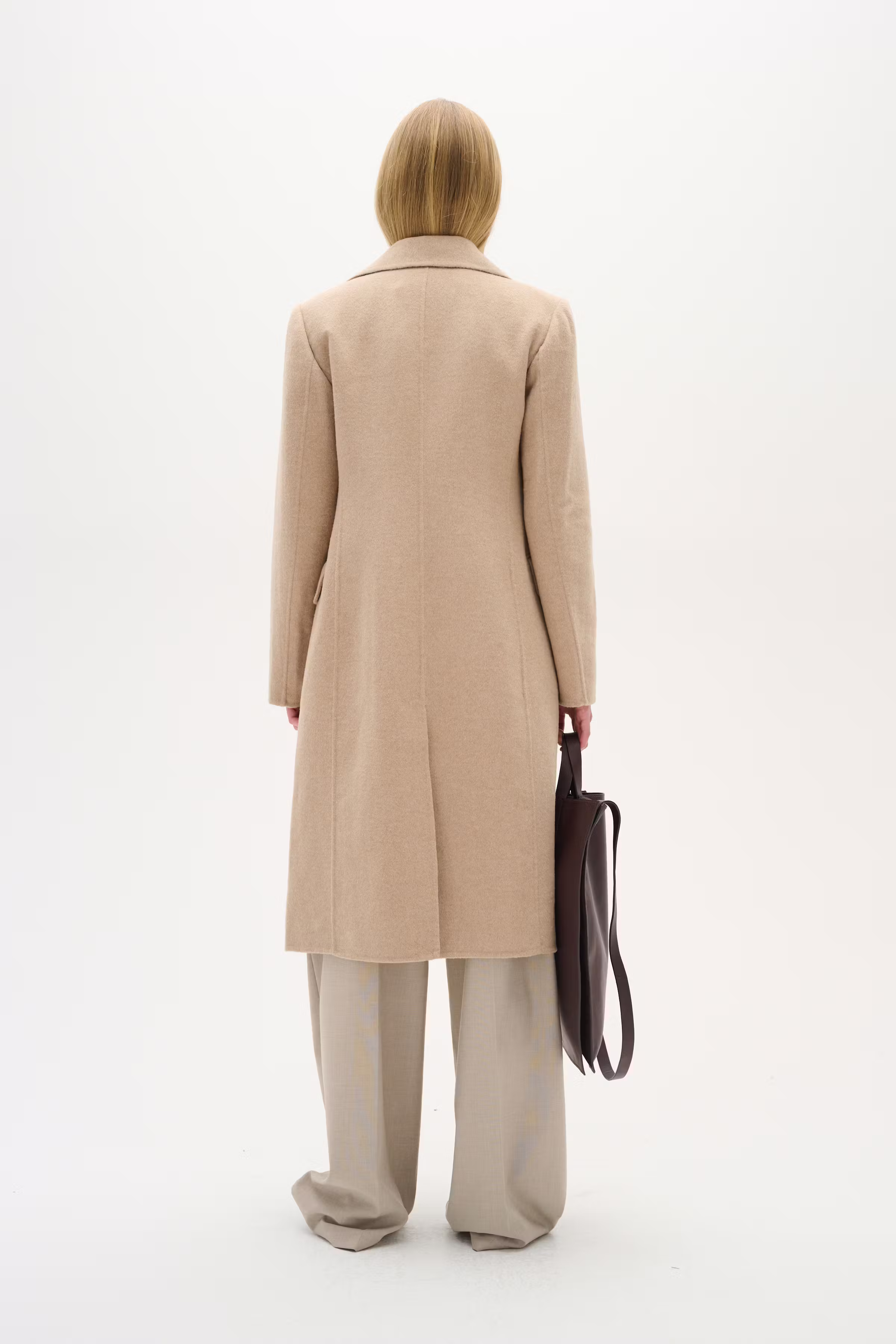 UlaniIW Coat LOOKBOOK BACK 30110047-151020