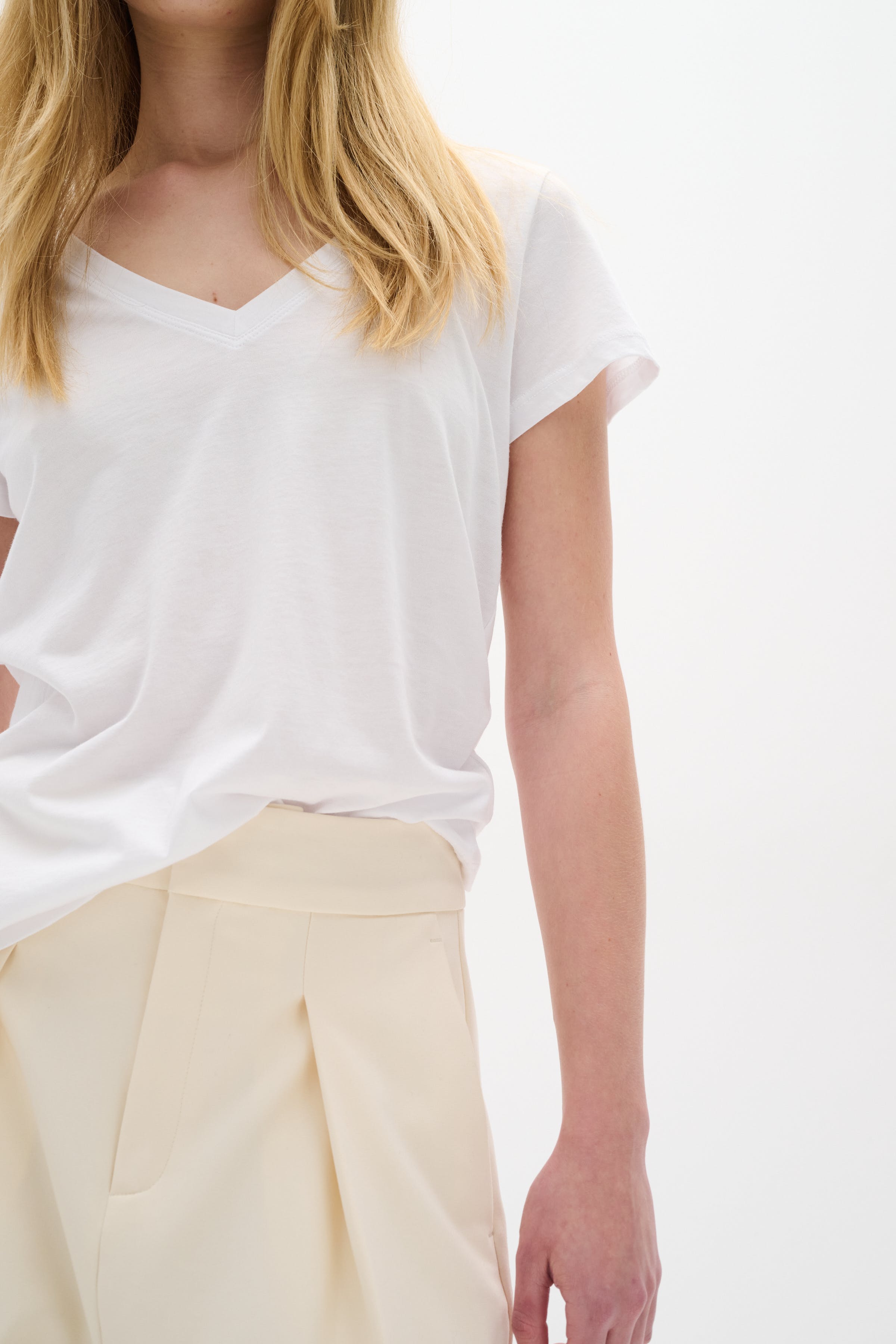 Short sleeved t-shirt LOOKBOOK DETAIL 30100789-10090