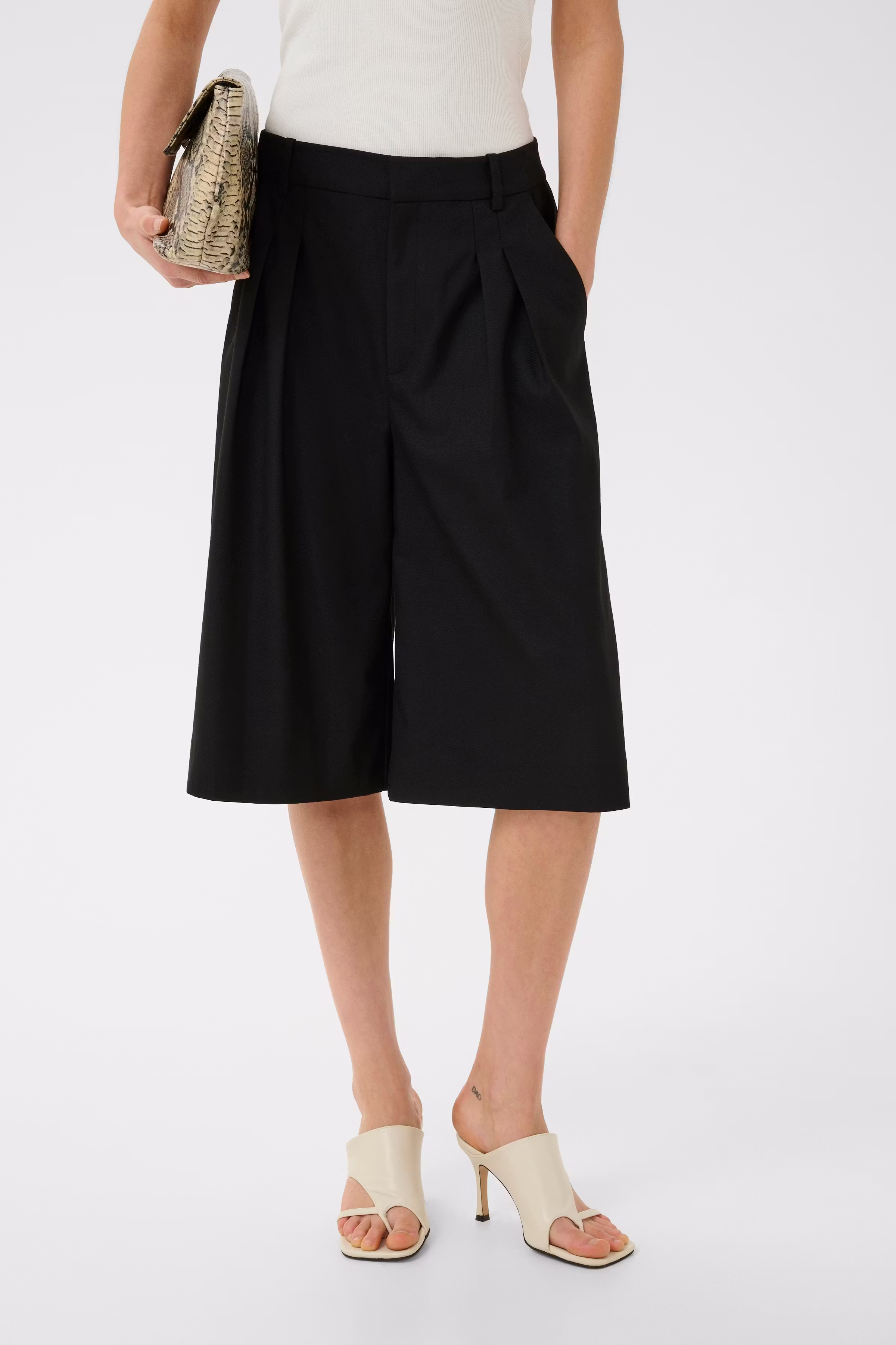 GZpaula Shorts LOOKBOOK FRONT 10911267-100017