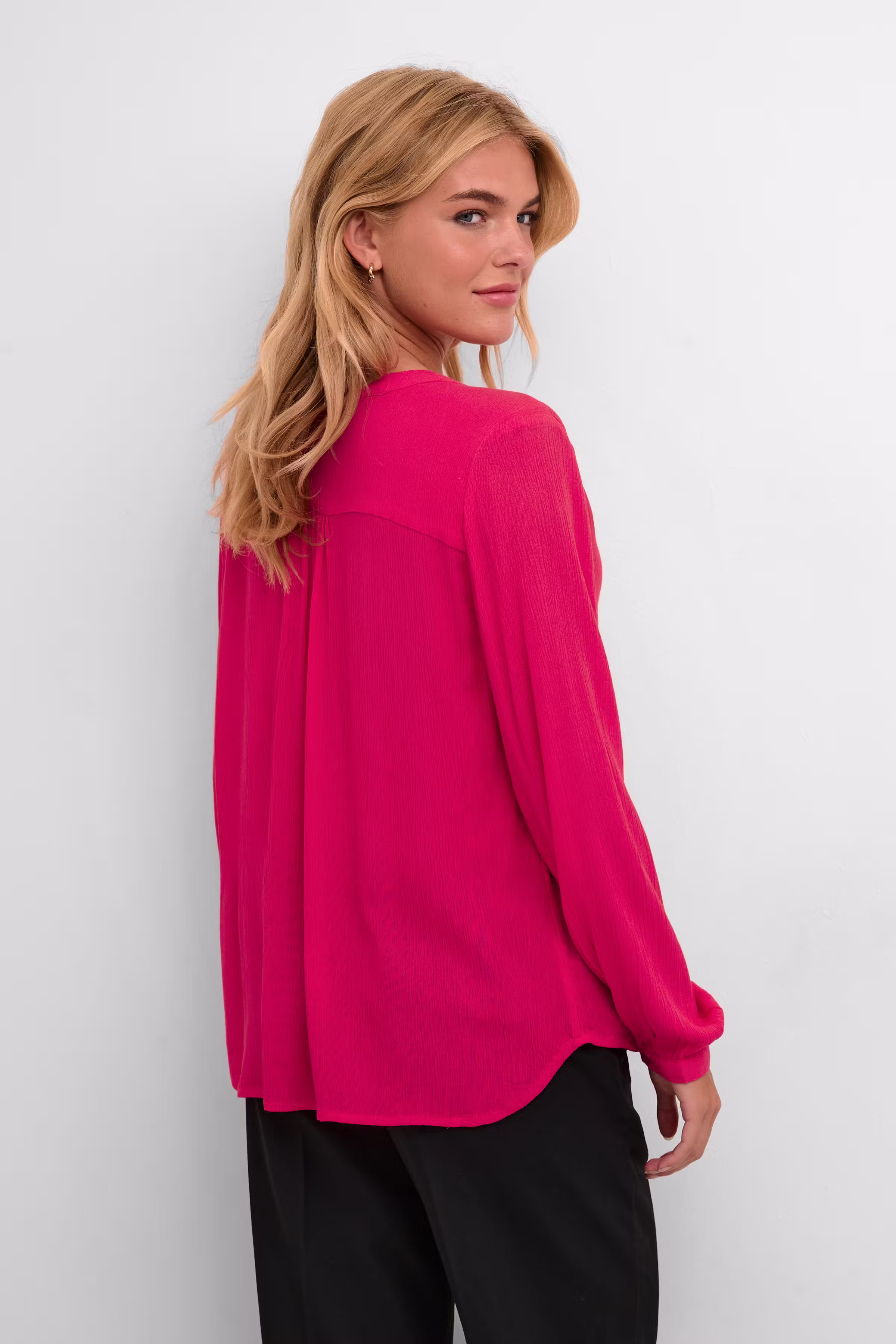 KAamber Blouse LOOKBOOK BACK 501032-181856