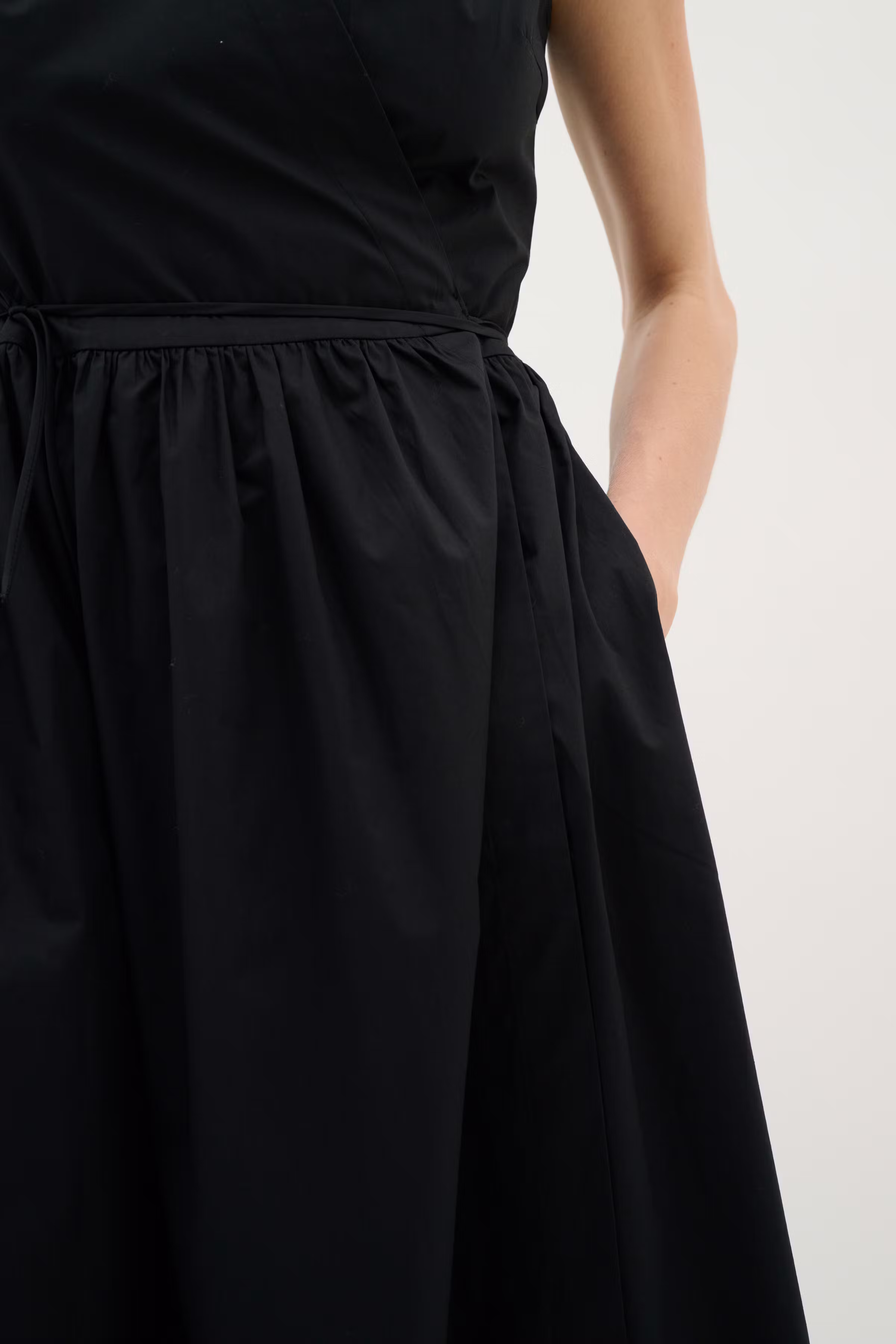 KennaIW Poplin wrap Kleid LOOKBOOK DETAIL 30110535-194008