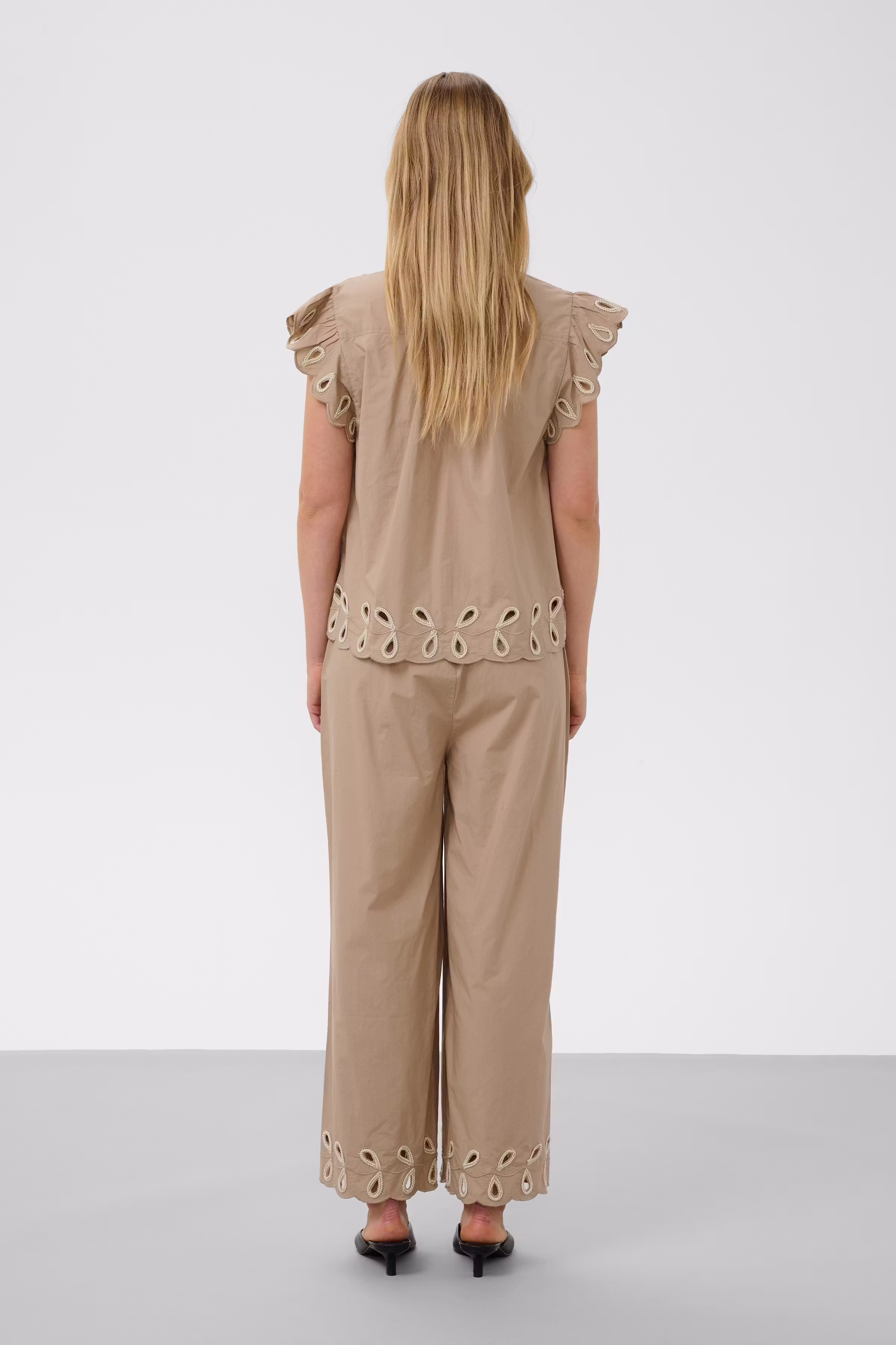 SLAmara Hose LOOKBOOK BACK 30409330-171312