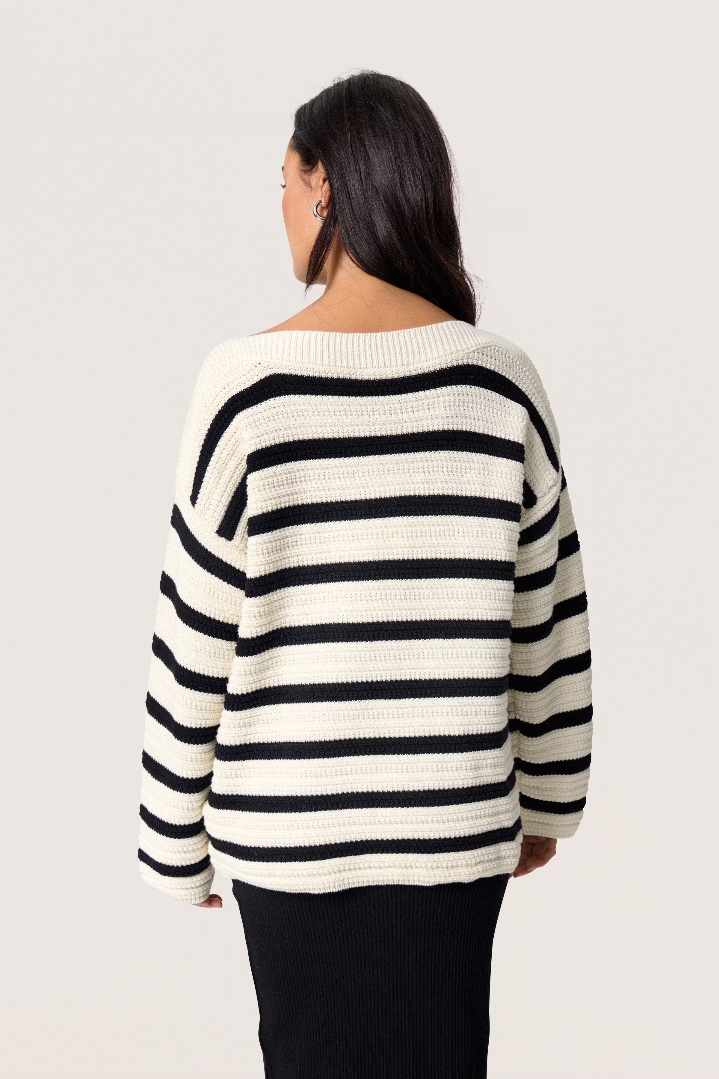 SLSusanna Pullover LOOKBOOK BACK 30408299-303718