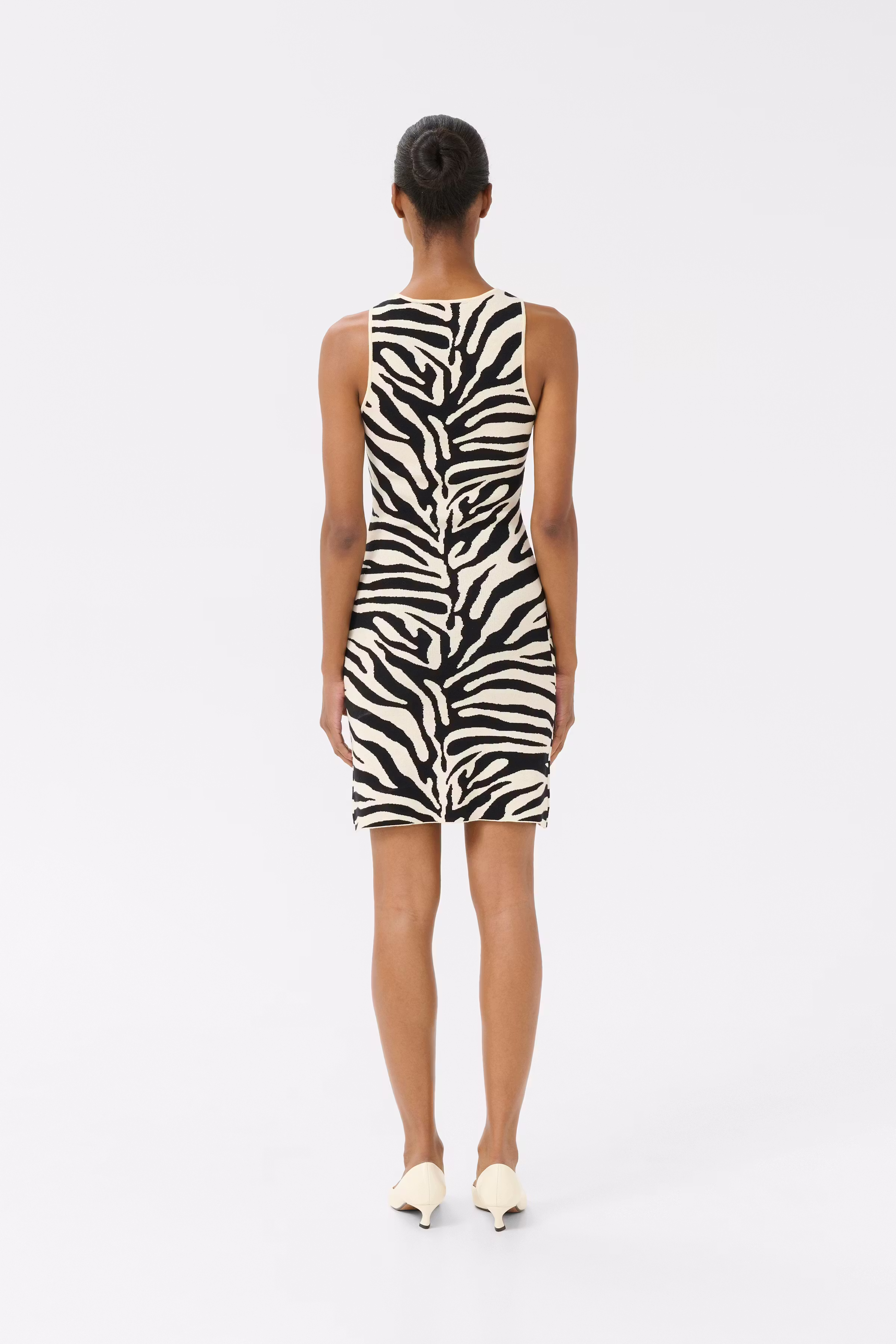 GZzebba Kleid LOOKBOOK BACK 10910342-107873