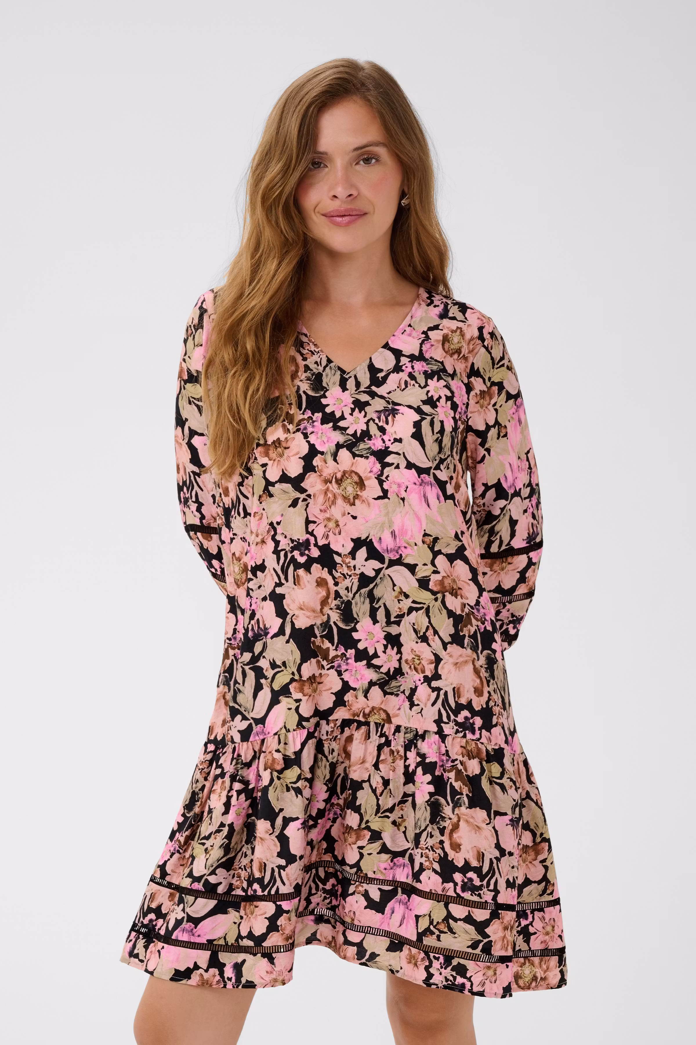 KApatrice Kleid LOOKBOOK FRONT 10512141-109806