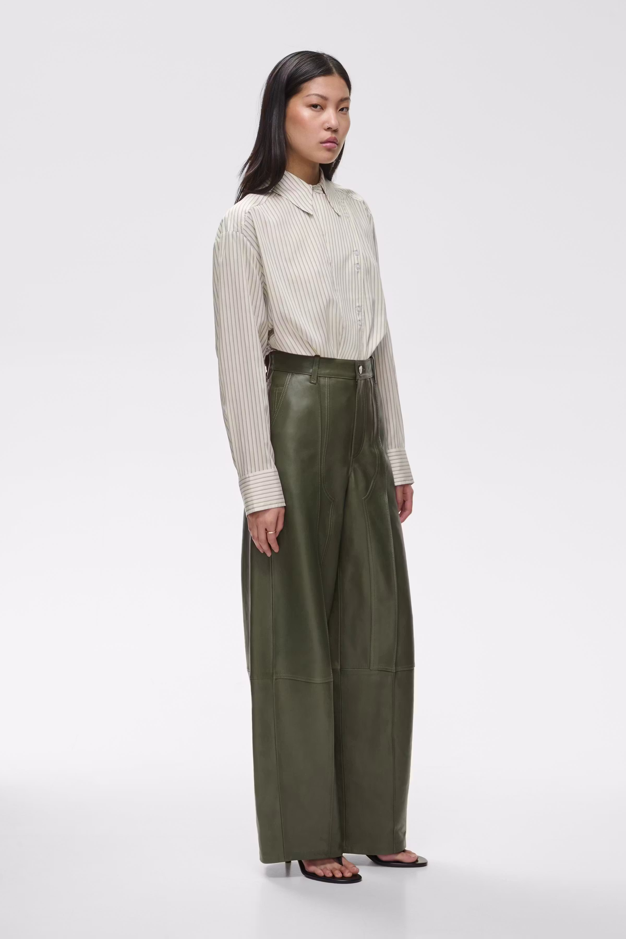 IOLESLIE Trousers LOOKBOOK FRONT 30600691-GR533