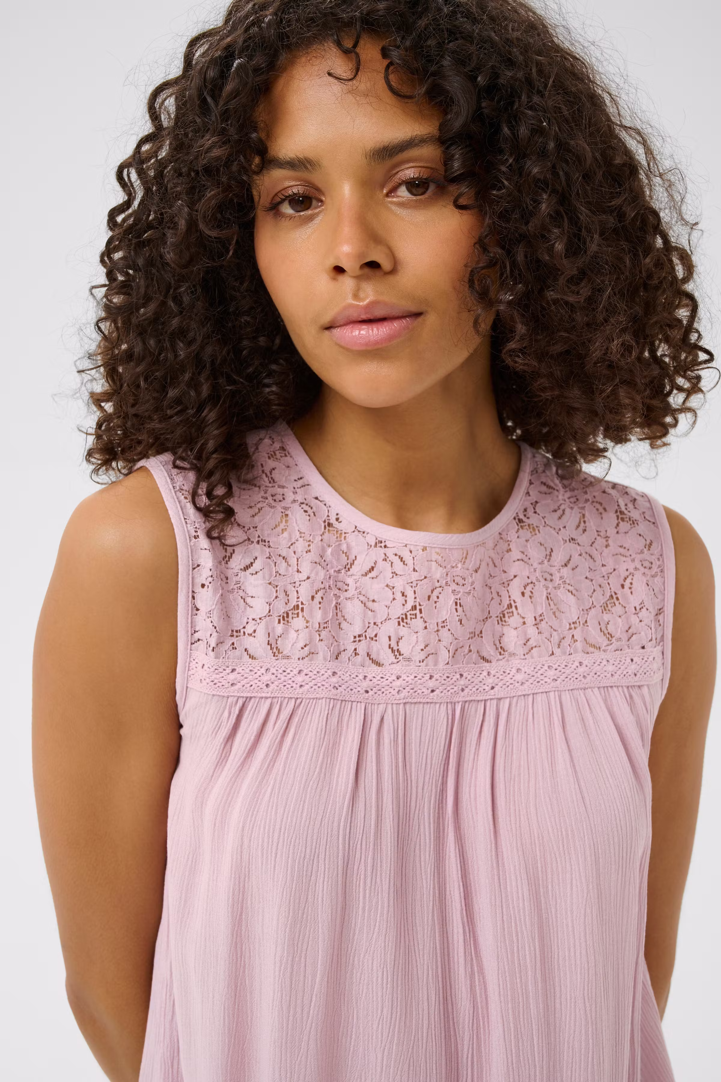 KAmeredith Blouse LOOKBOOK DETAIL 10512420-163205