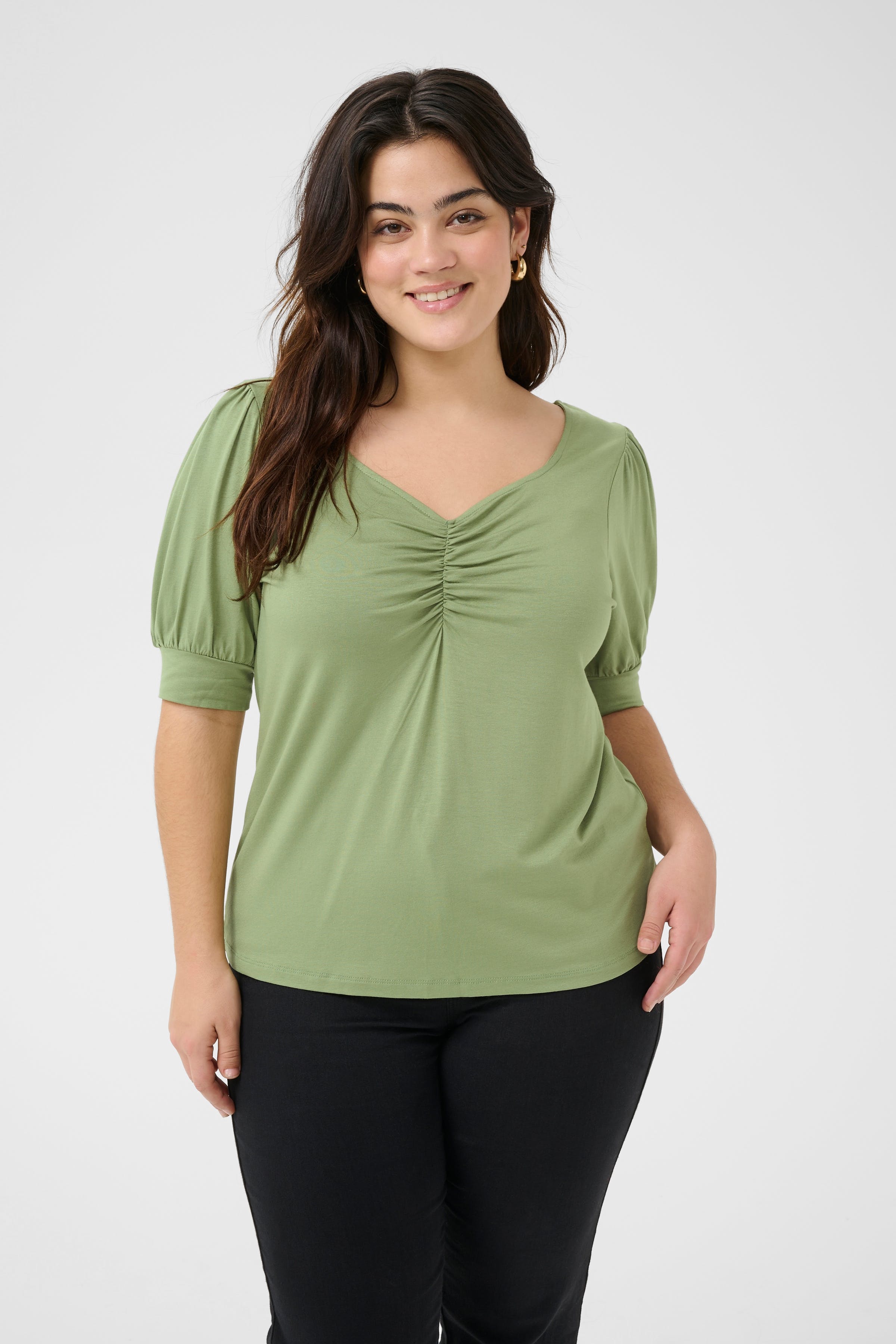 KCsissy T-Shirt LOOKBOOK FRONT 10581401-170115