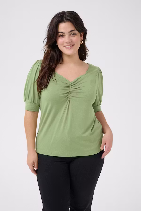 KCsissy T-Shirt LOOKBOOK FRONT 10581401-170115