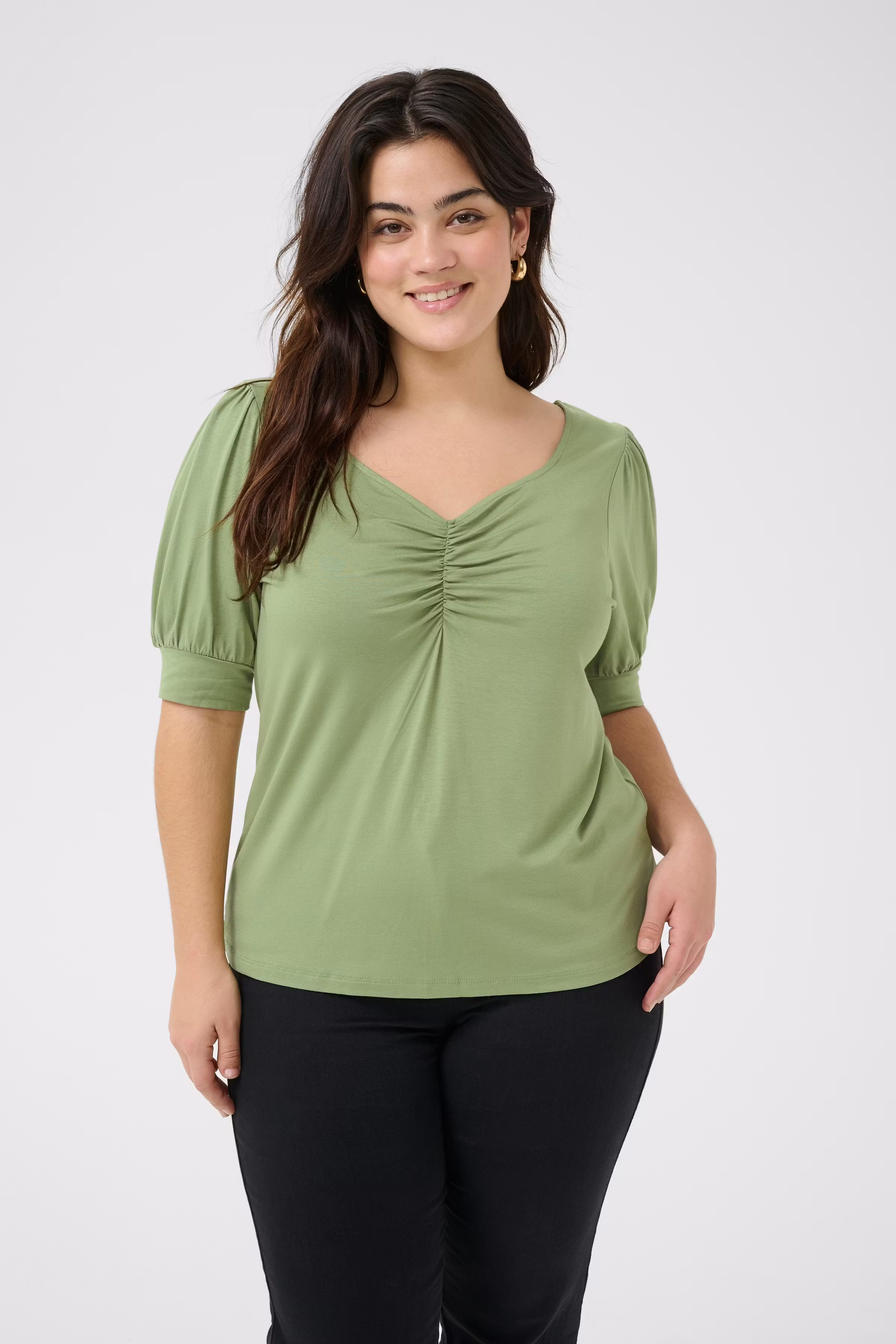 KCsissy T-Shirt LOOKBOOK FRONT 10581401-170115