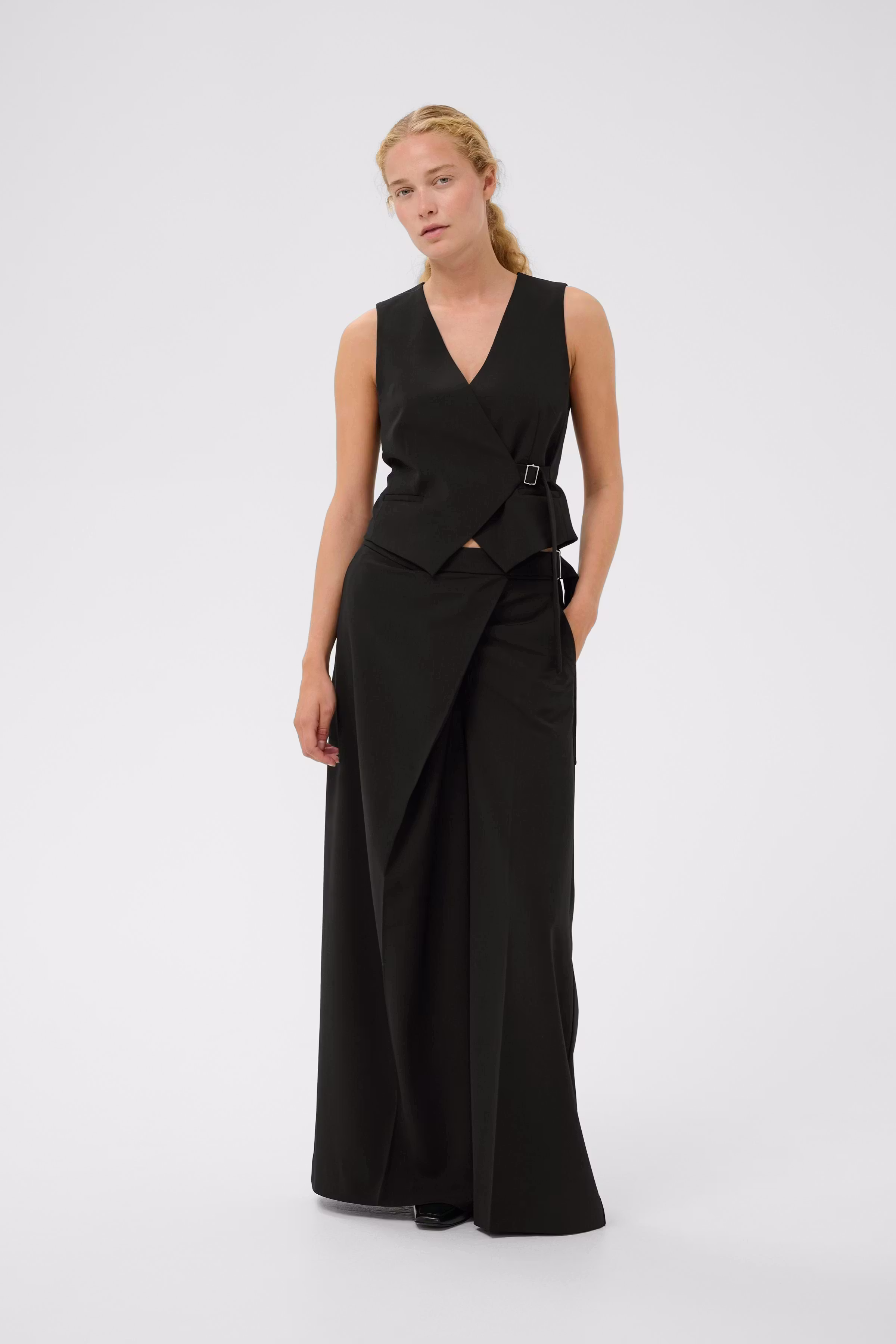 HAISLYIW Weste LOOKBOOK FRONT 30112220-194008