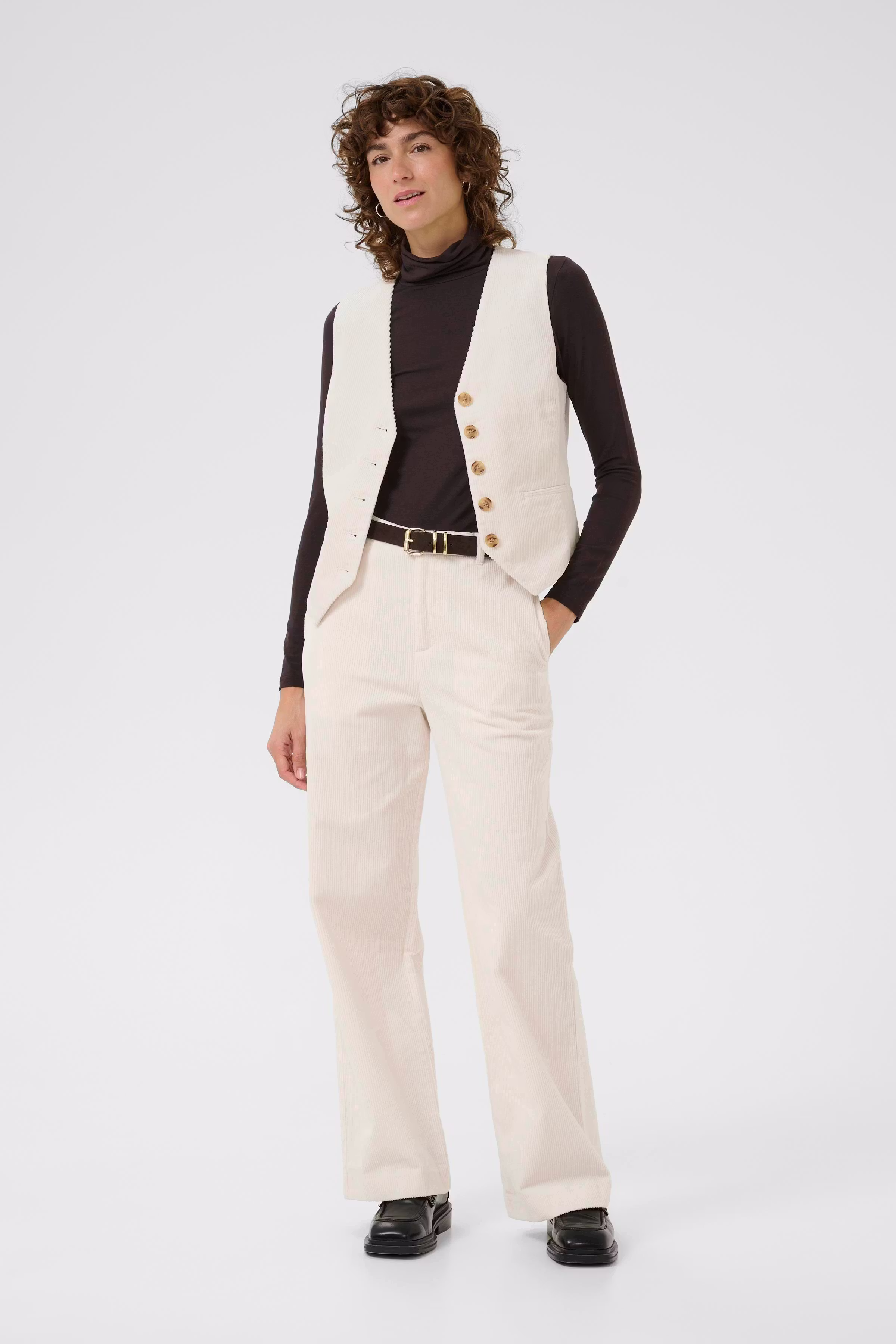 LinkaPW West LOOKBOOK FRONT 30308909-120601