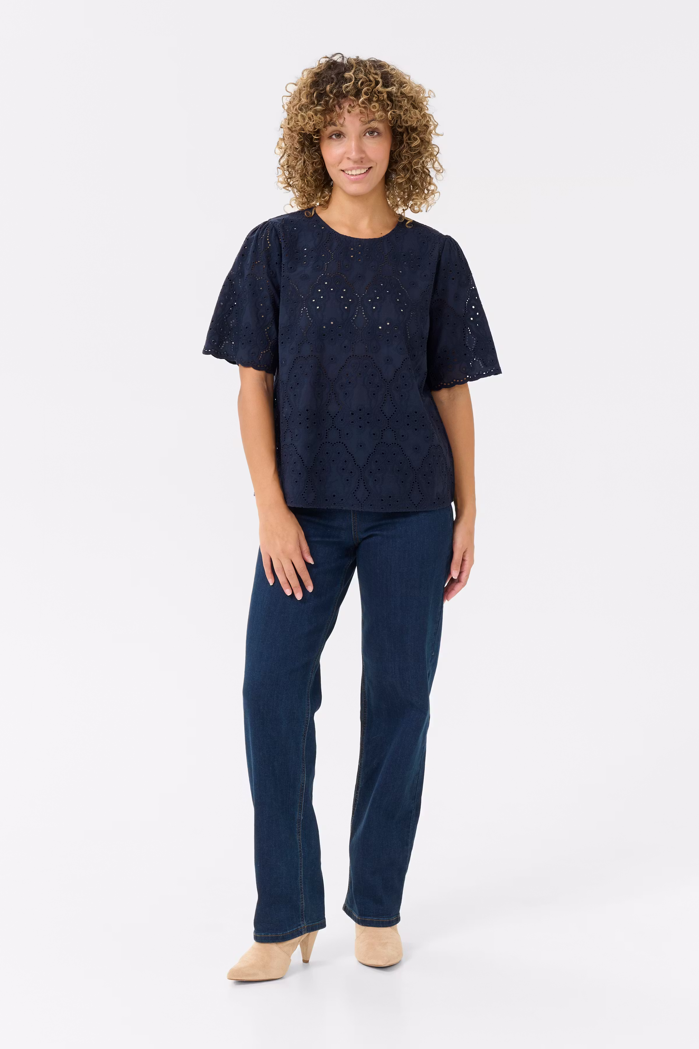 CRFina Blus LOOKBOOK FRONT 10614006-193923