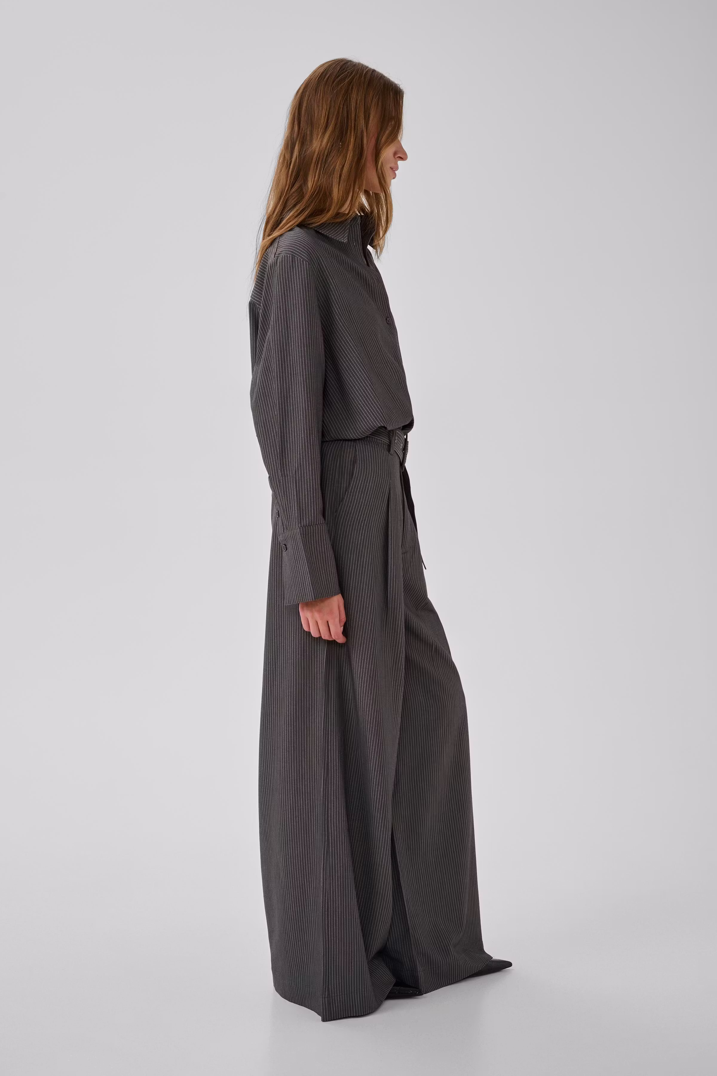 23 THE PINSTRIPED HIGH PANT LOOKBOOK DETAIL 10705632-109599