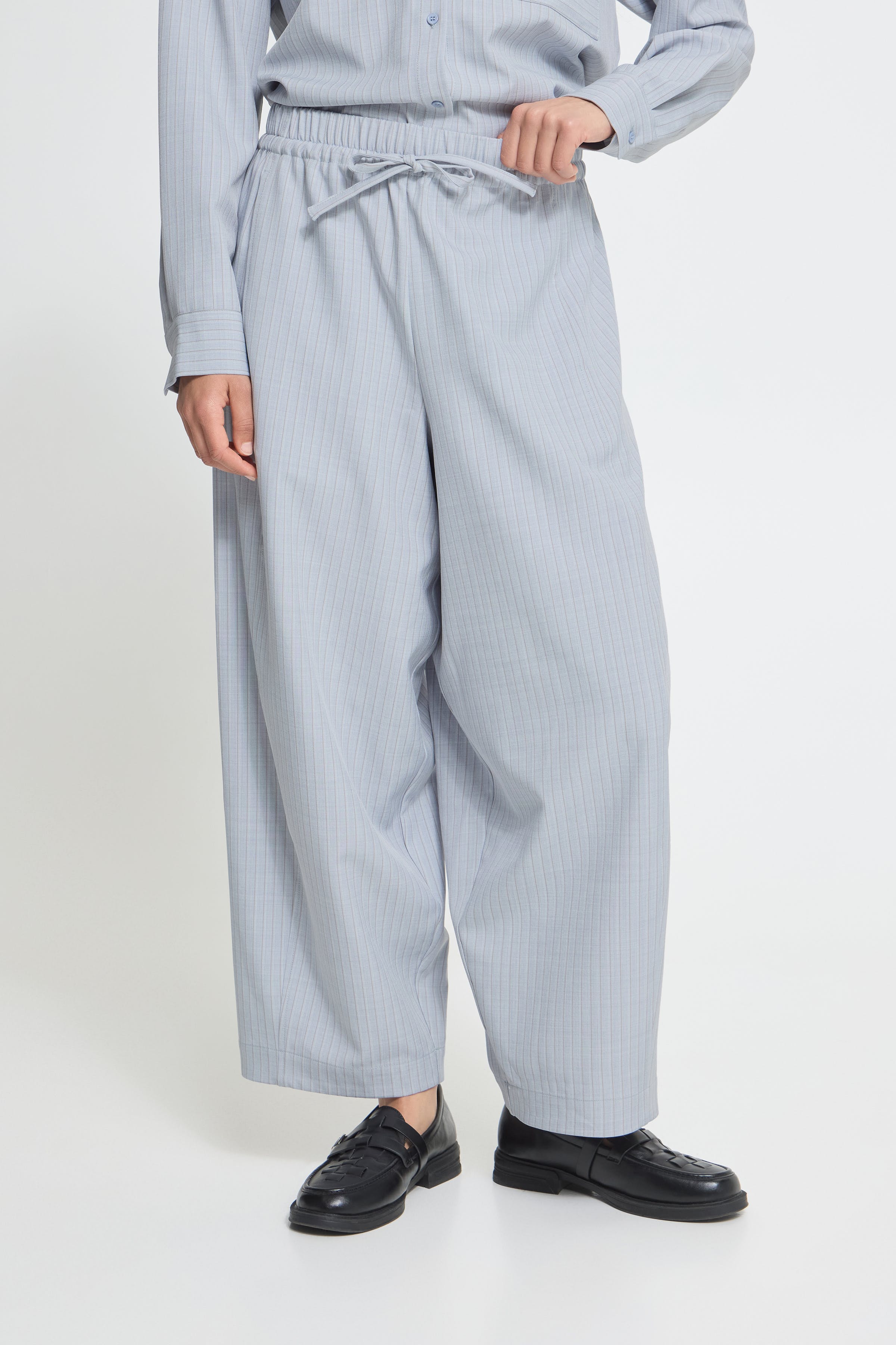 IXTRINE byxor LOOKBOOK FRONT 20123490-164013