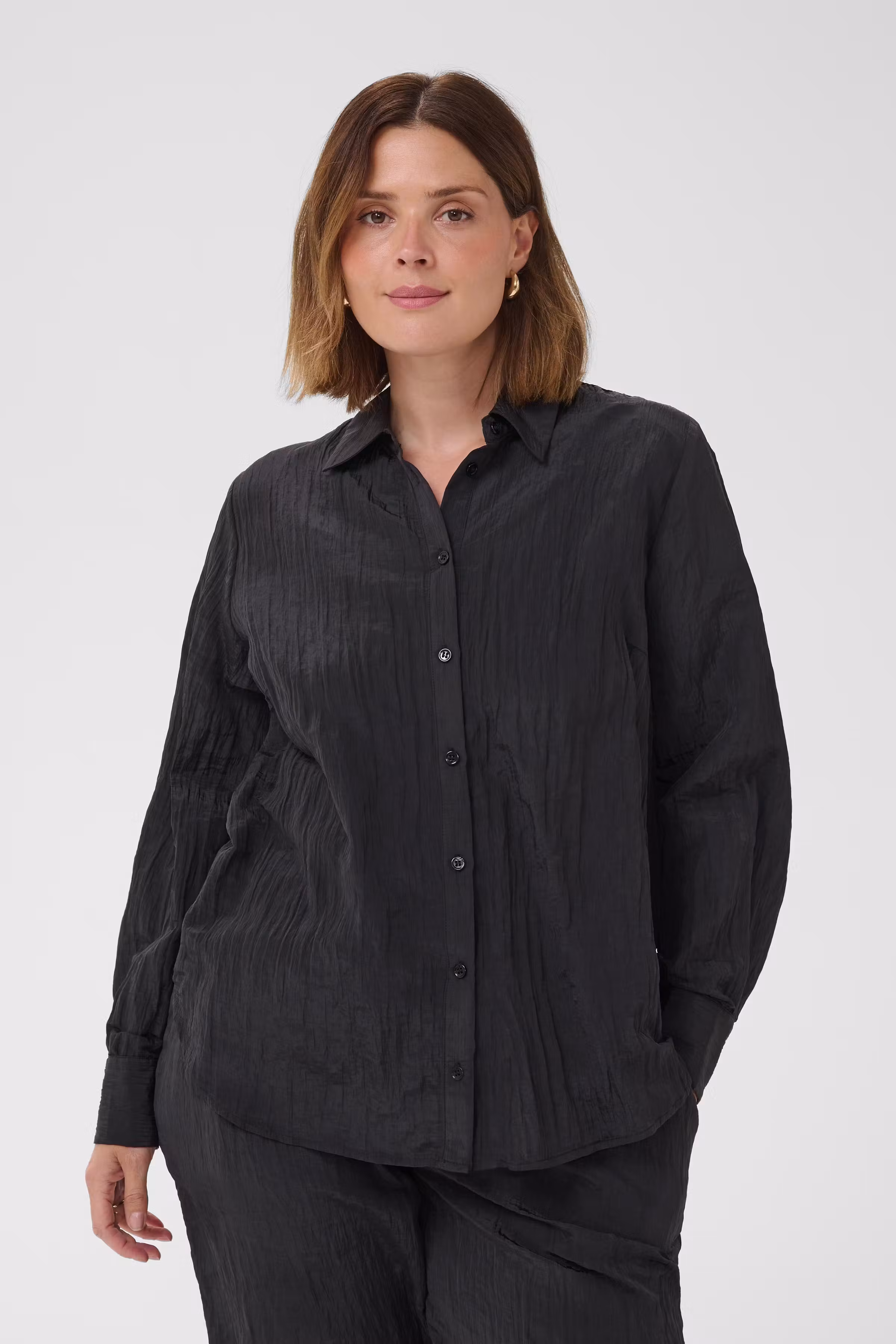 KCdabbbie Shirt LOOKBOOK FRONT 10584386-100121
