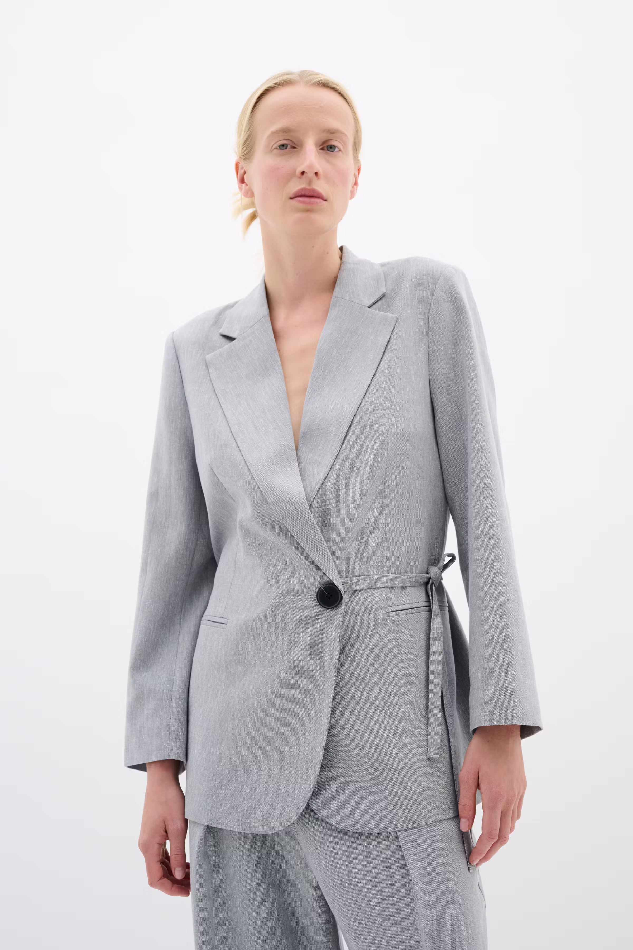 YanIW Blazer LOOKBOOK FRONT 30110630-1740161