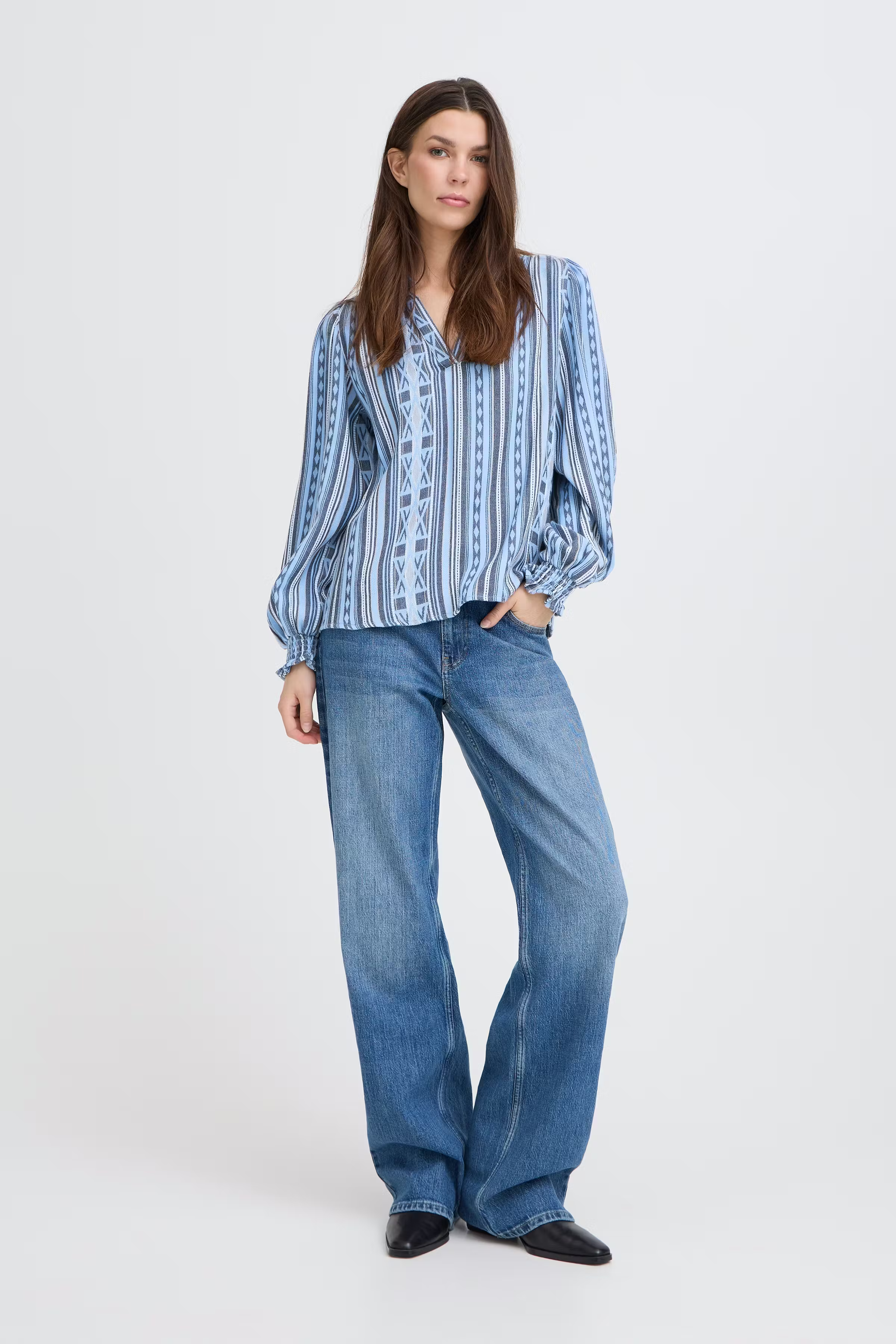 PZALEXIS Bluse LOOKBOOK FRONT 50210317-164020