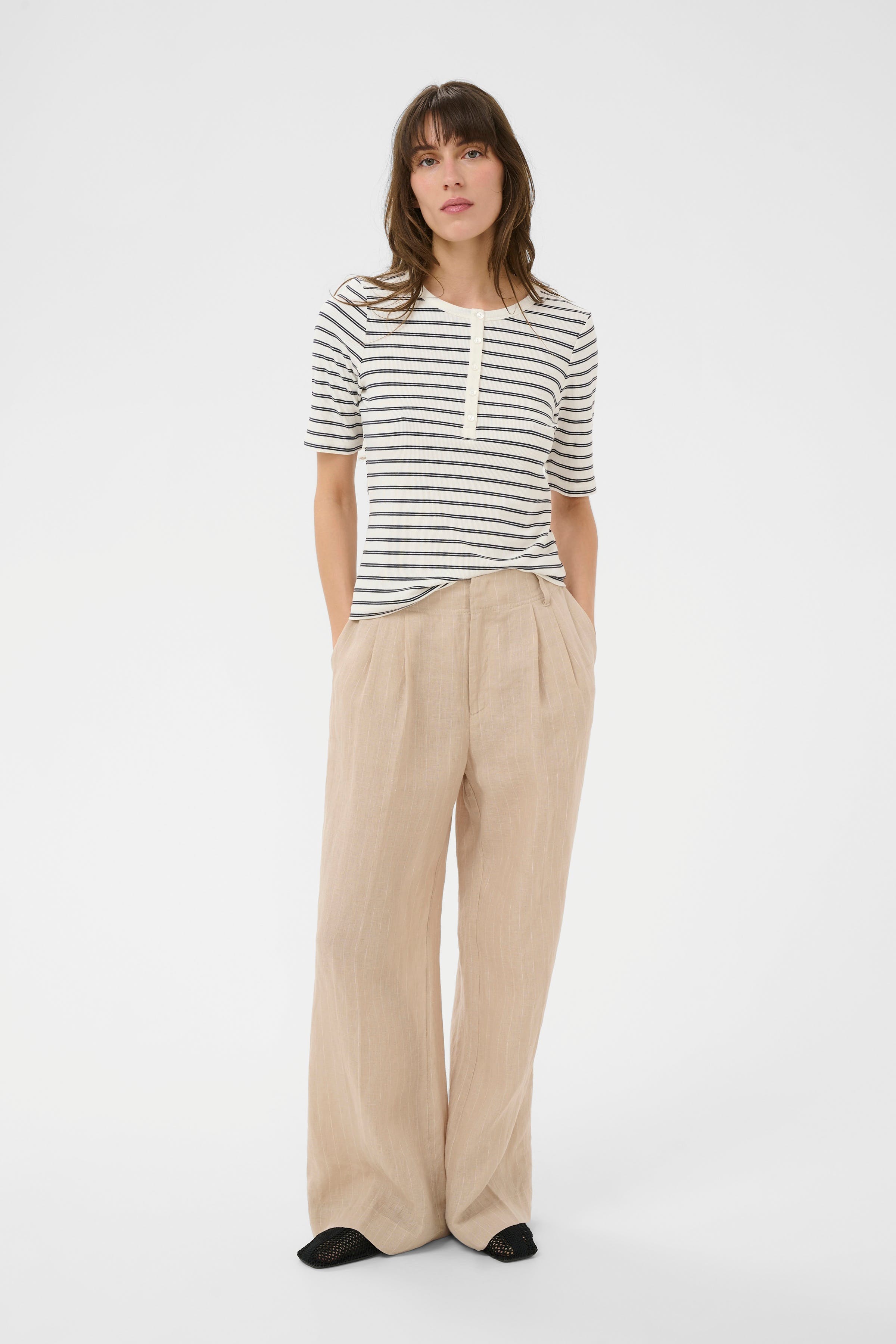AngelinaPW T-shirt LOOKBOOK FRONT 30310488-304795