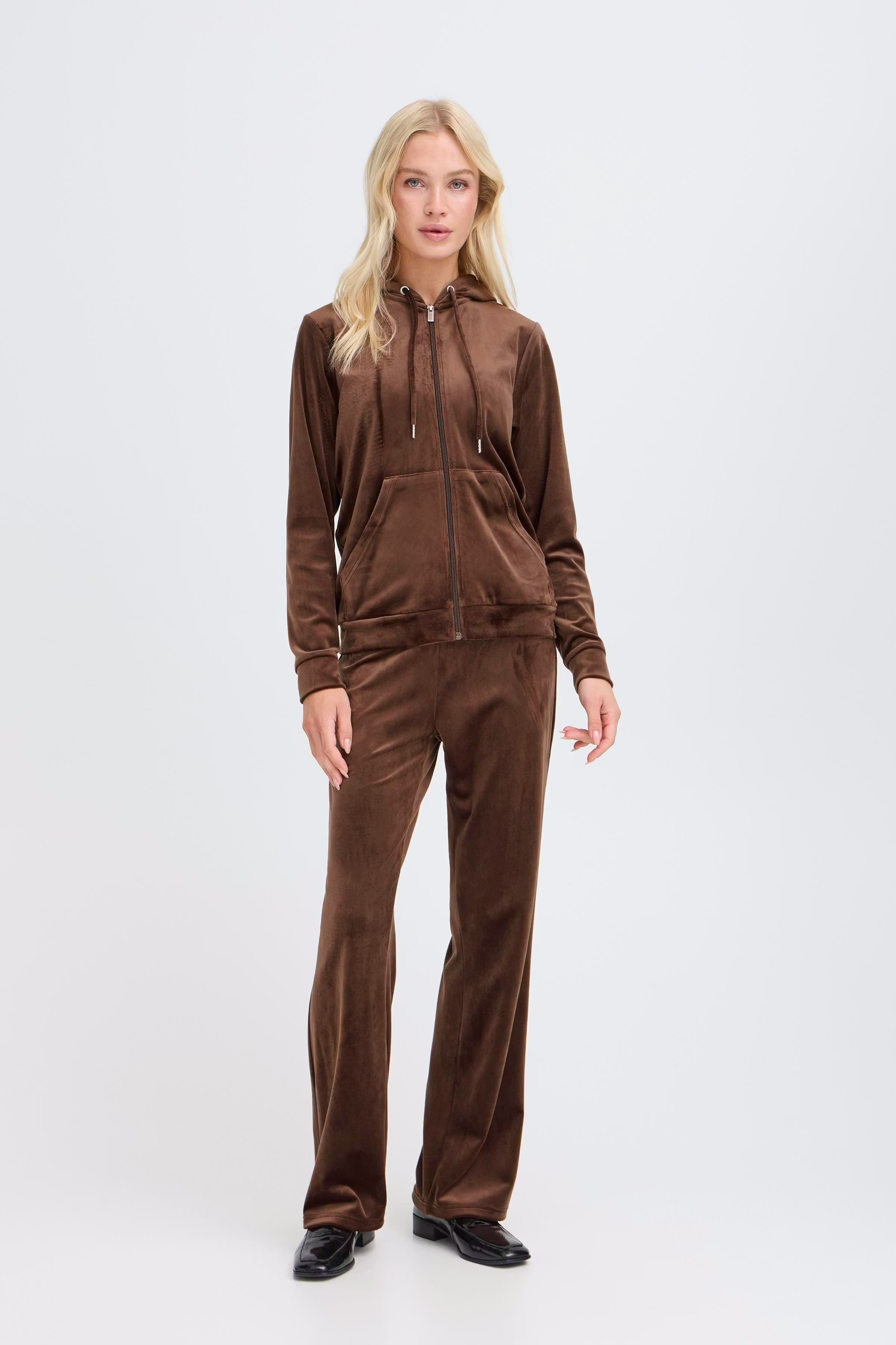 BYMITZA Joggedrakt LOOKBOOK FRONT 20810786-191419