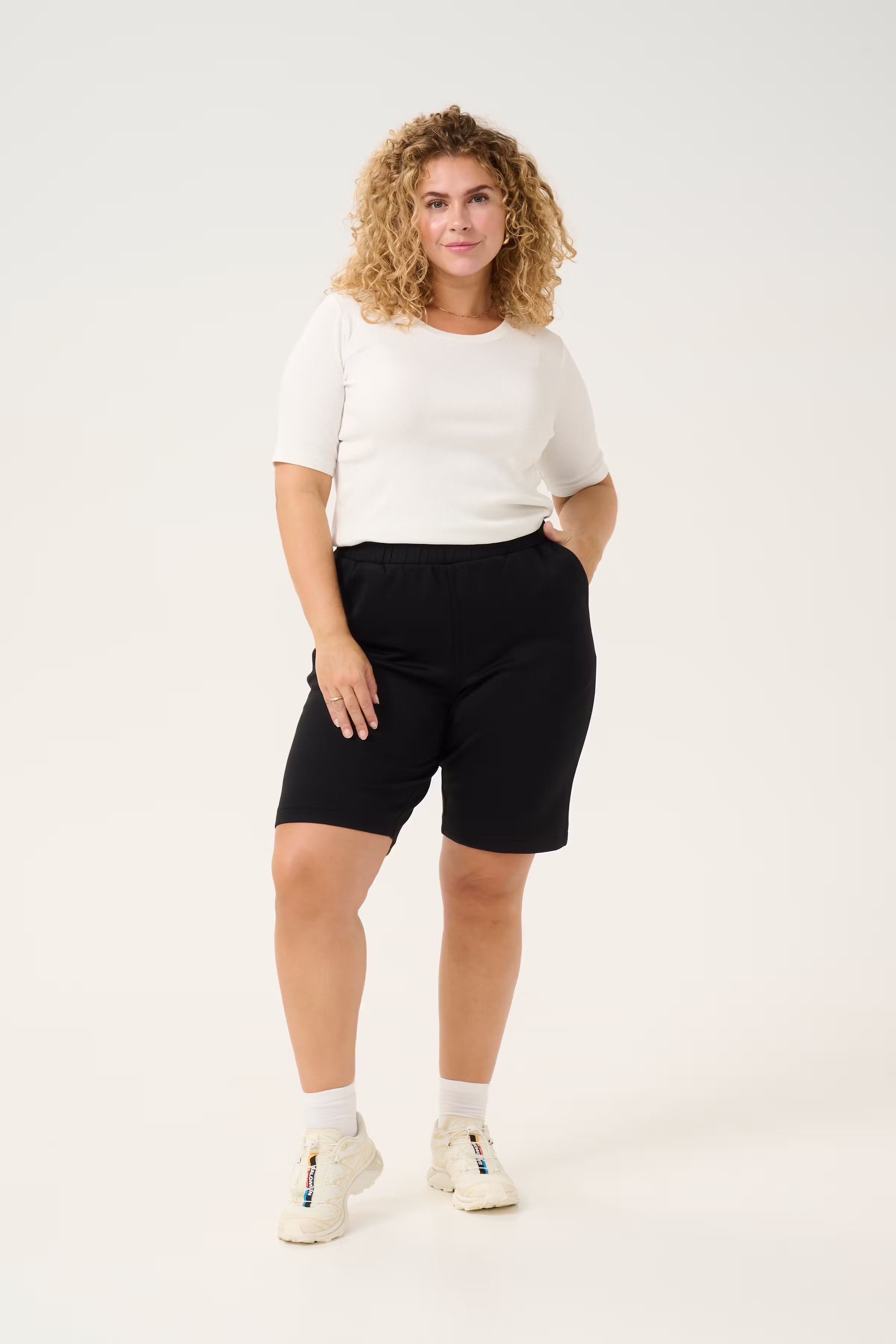 KCannita Shorts LOOKBOOK FRONT 10583279-100121