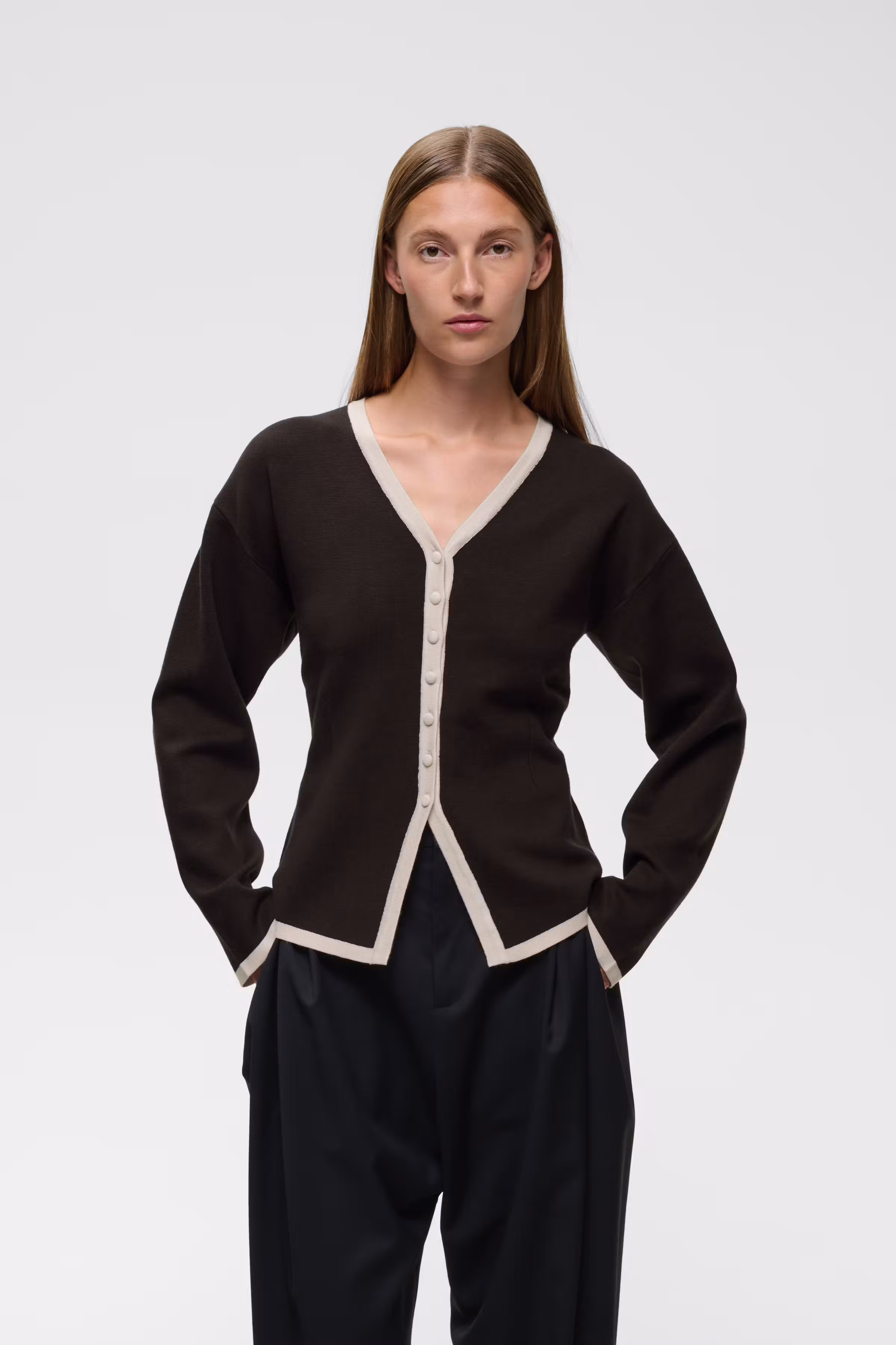 YENAHIW Cardigan LOOKBOOK FRONT 30113223-191109