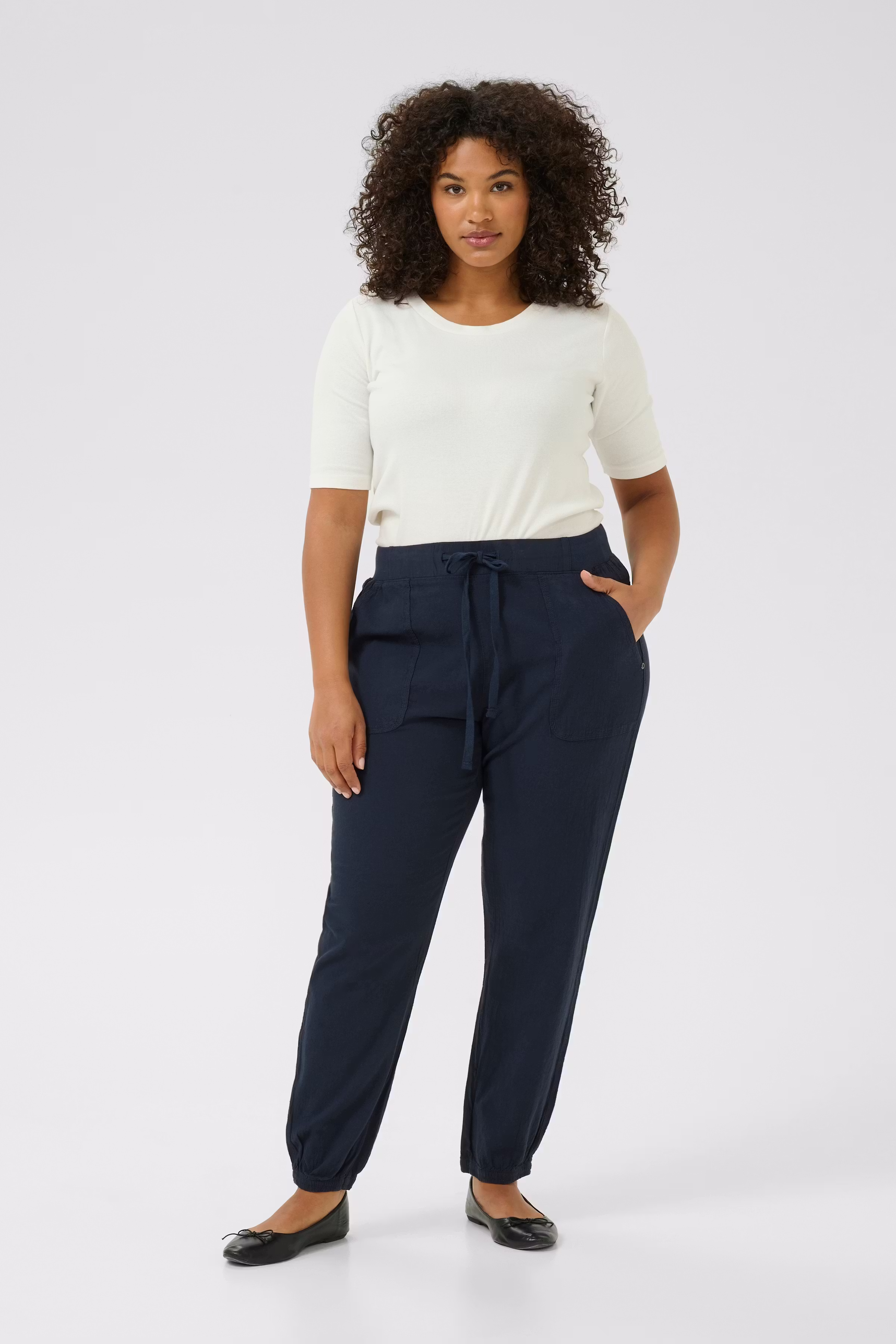 KCnana Hose LOOKBOOK FRONT 10581492-194020