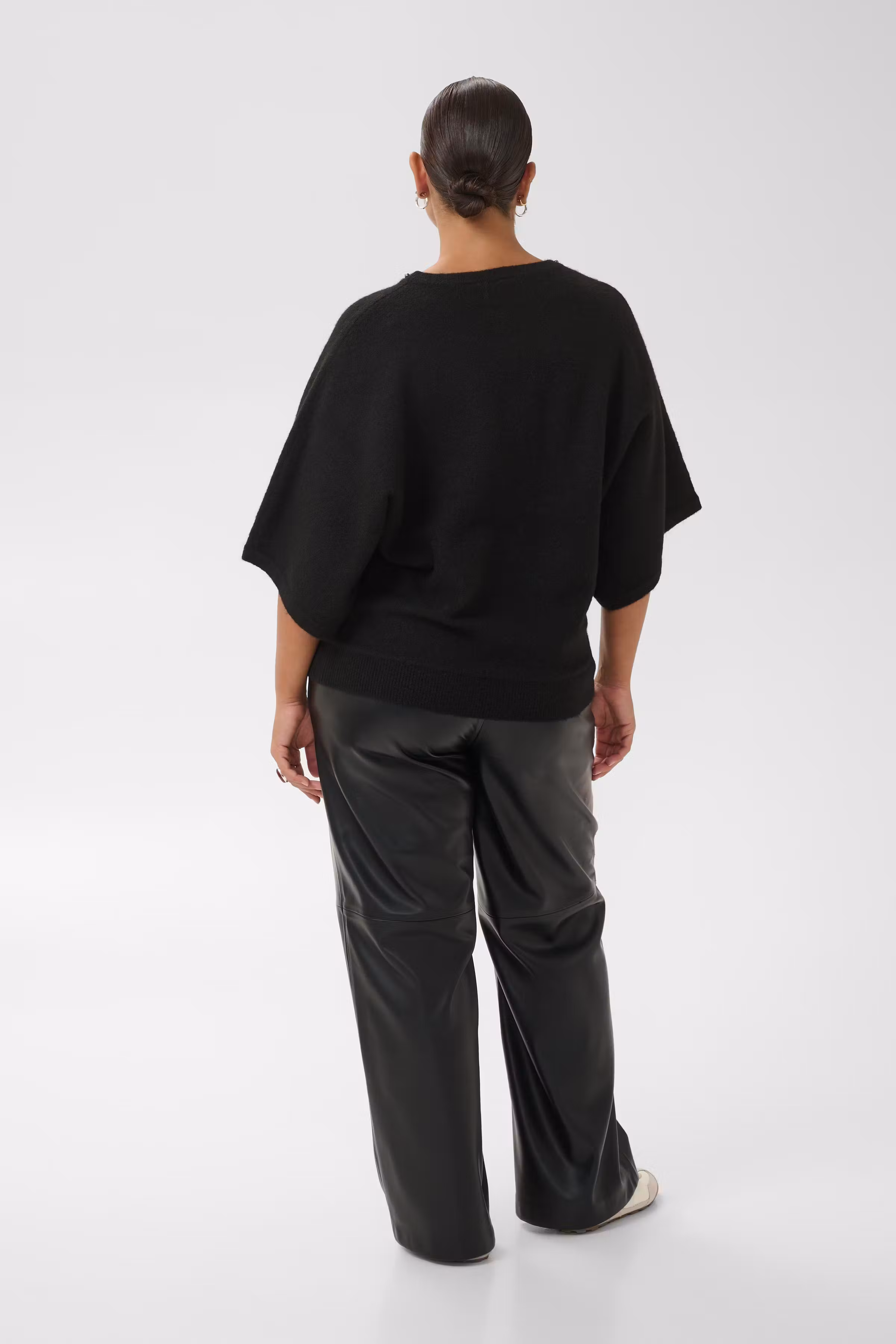 KCbettie Pullover LOOKBOOK BACK 10584609-100121