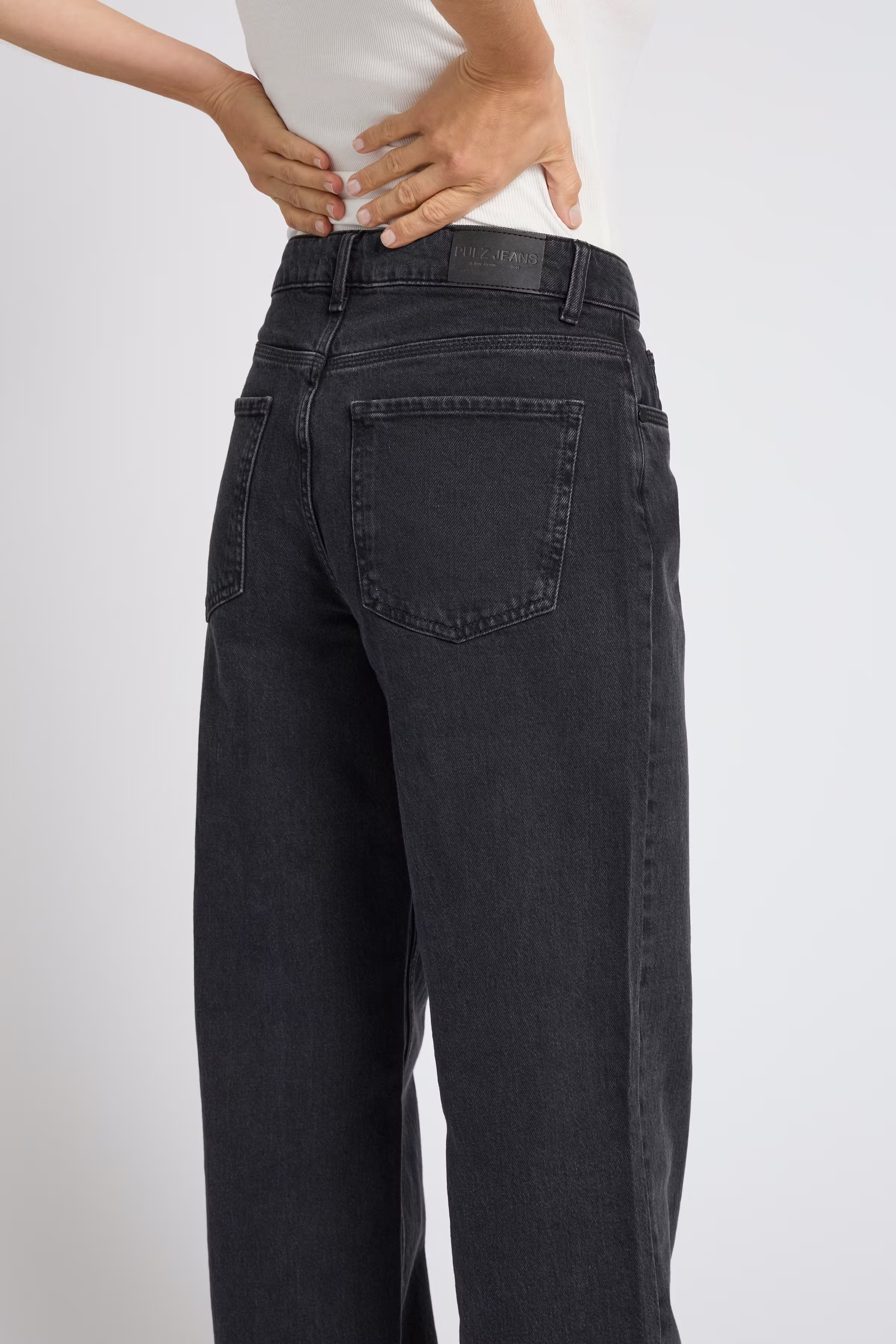 PZVEGA UHW JEANS WIDE LEG LOCATION NONE 50207173-200004