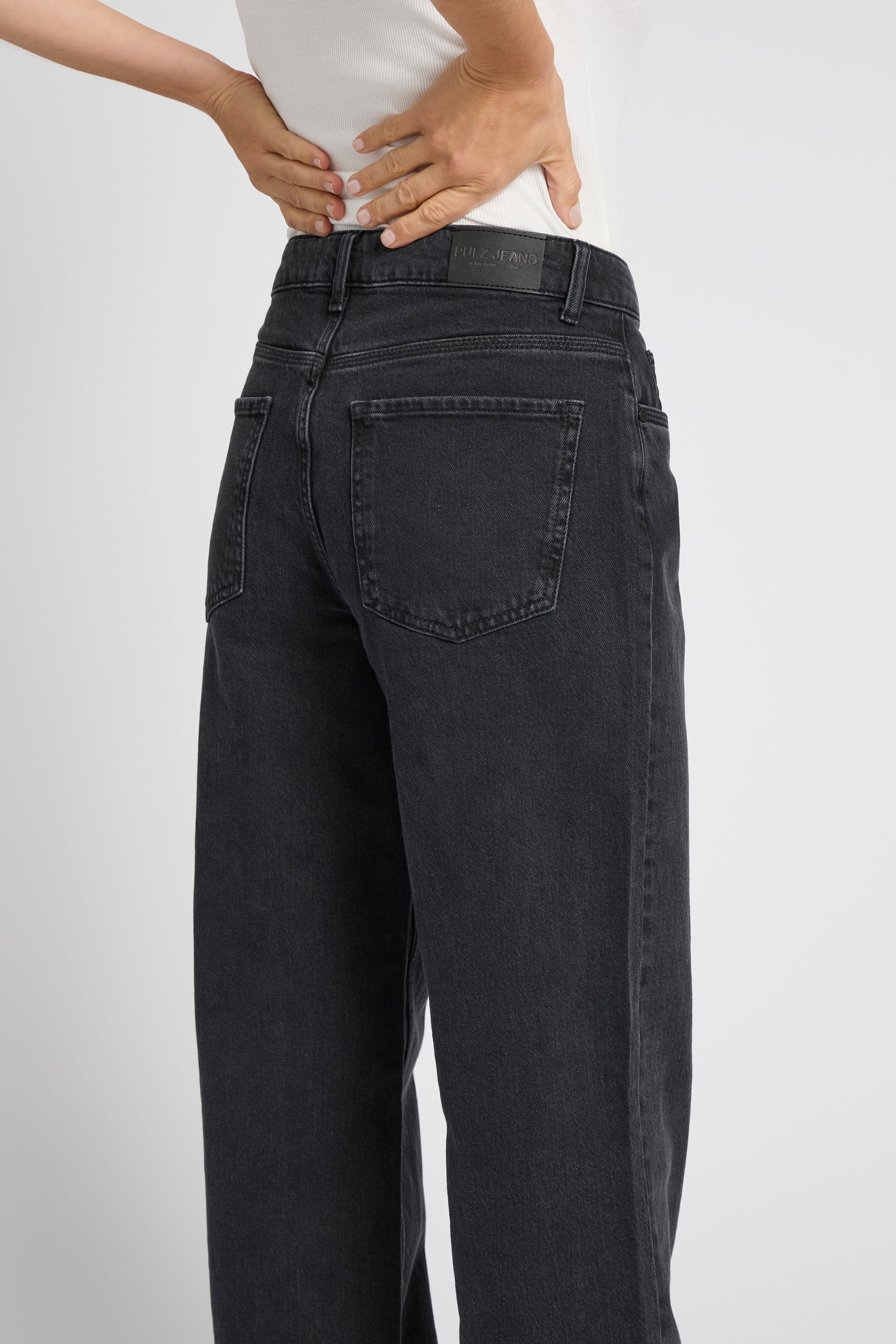 PZVEGA UHW JEANS WIDE LEG LOCATION NONE 50207173-200004