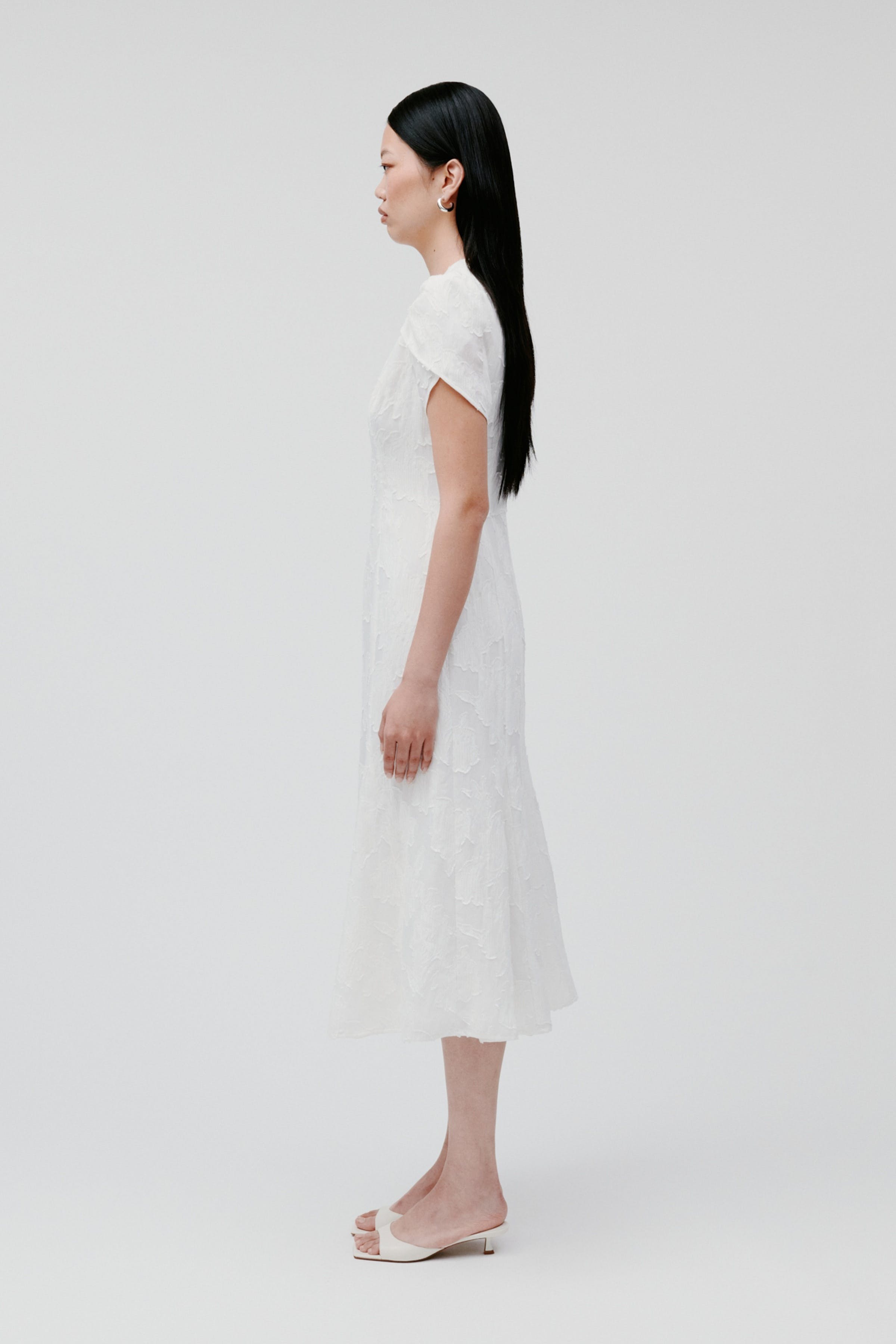 NASRIN Dress LOOKBOOK FRONT 30600663-WH010