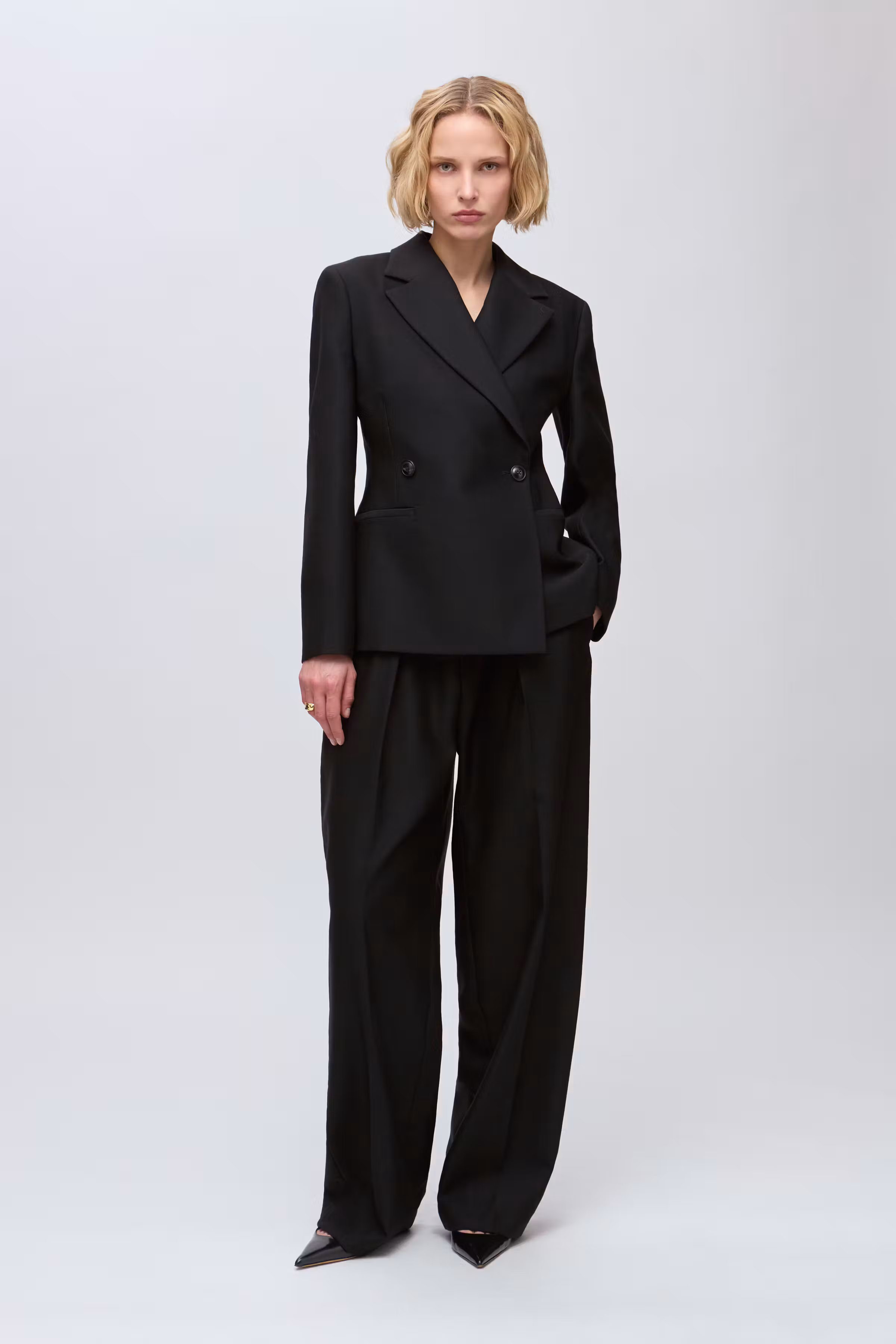 IOJolene Blazer LOOKBOOK FRONT 30600129-BK999