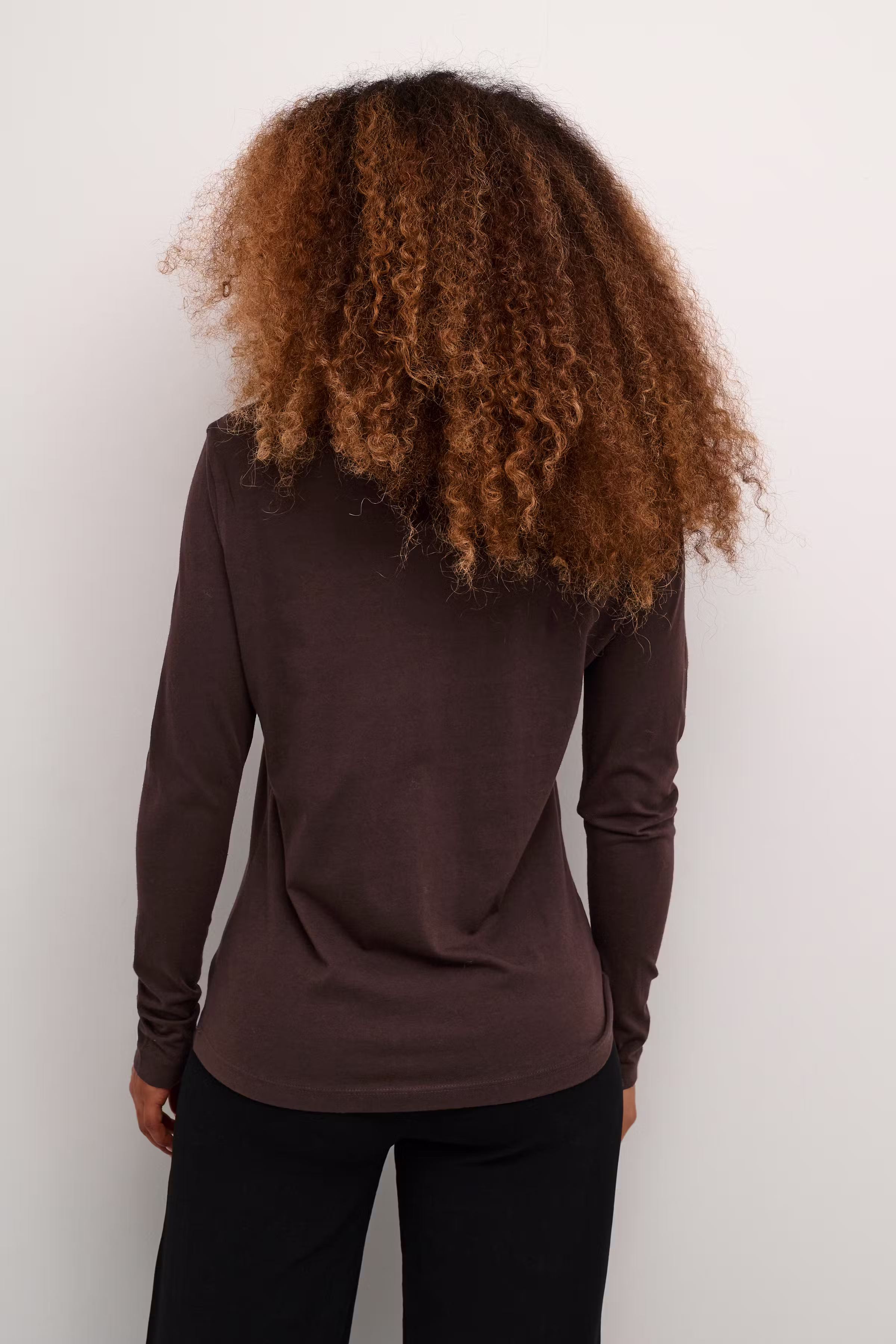 Naia Long sleeved T-shirt LOOKBOOK BACK 10605255-191110