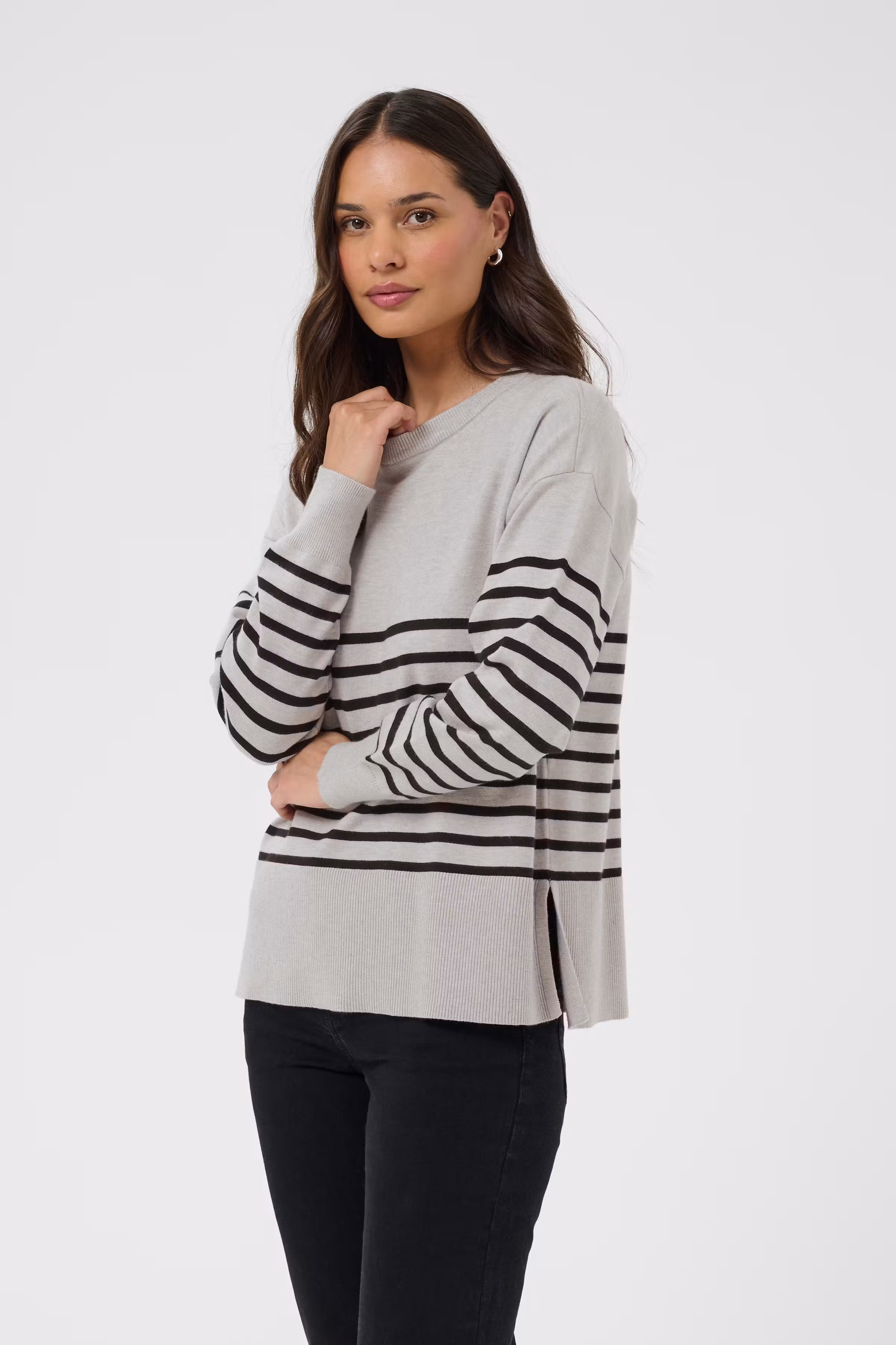 KAlimone Pullover LOOKBOOK FRONT 10511830-109819