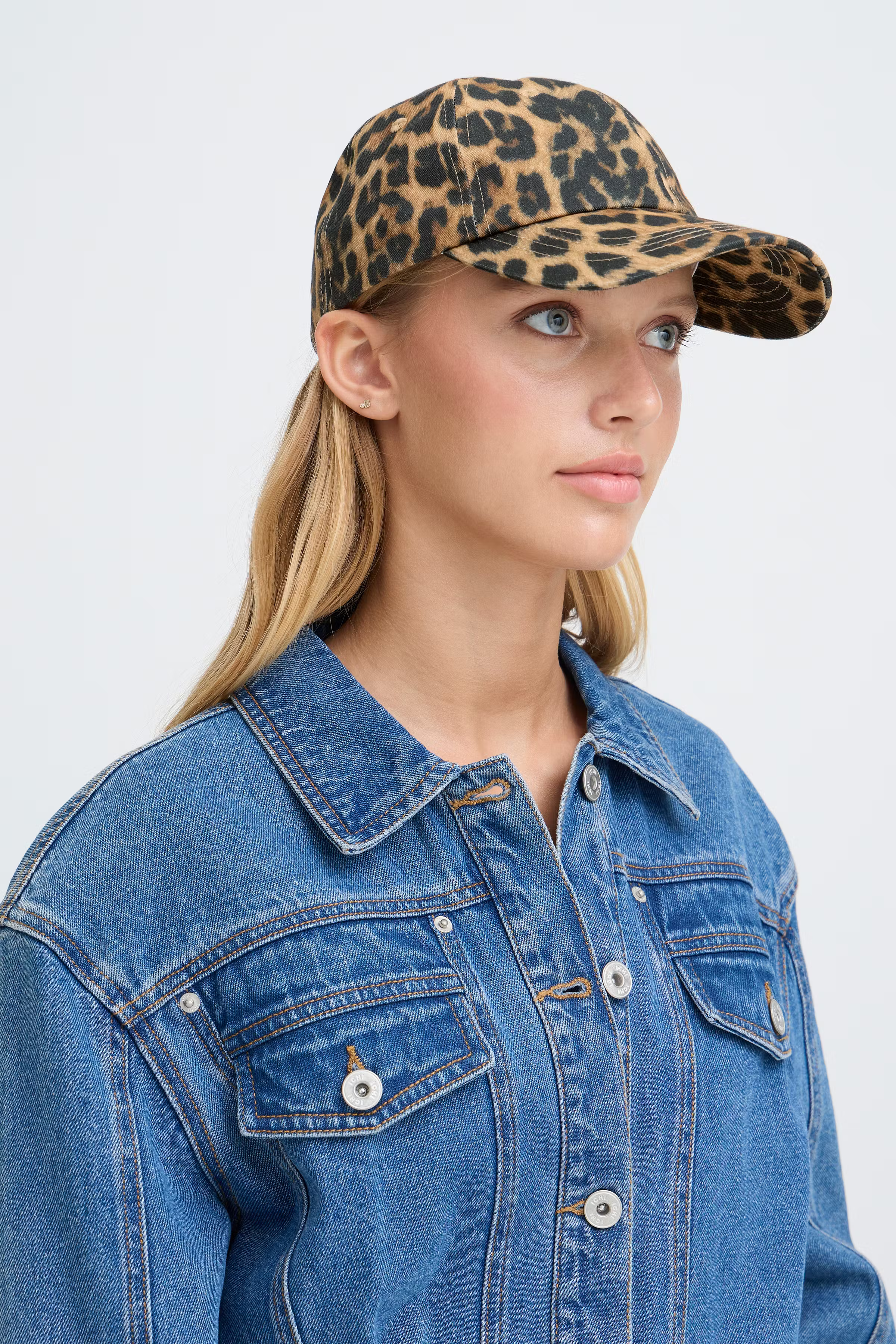 IAAVA Cap LOOKBOOK DETAIL 20125333-194008