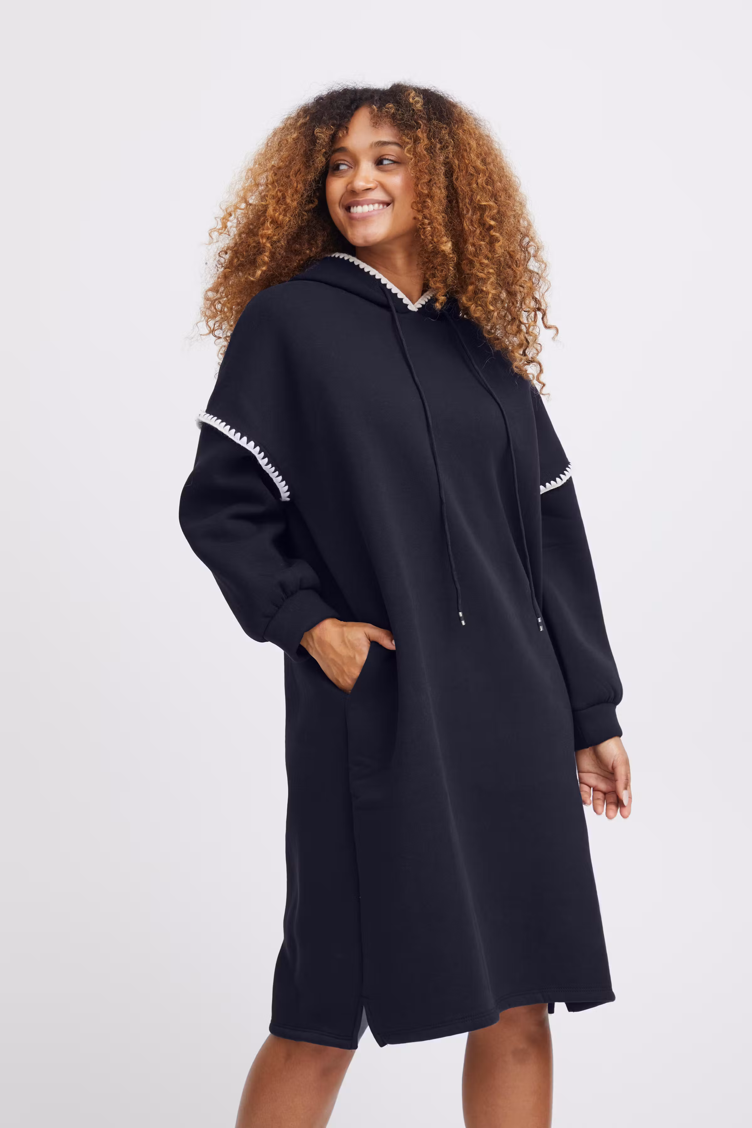 SBTONEY Kjole LOOKBOOK FRONT 22100465-193923