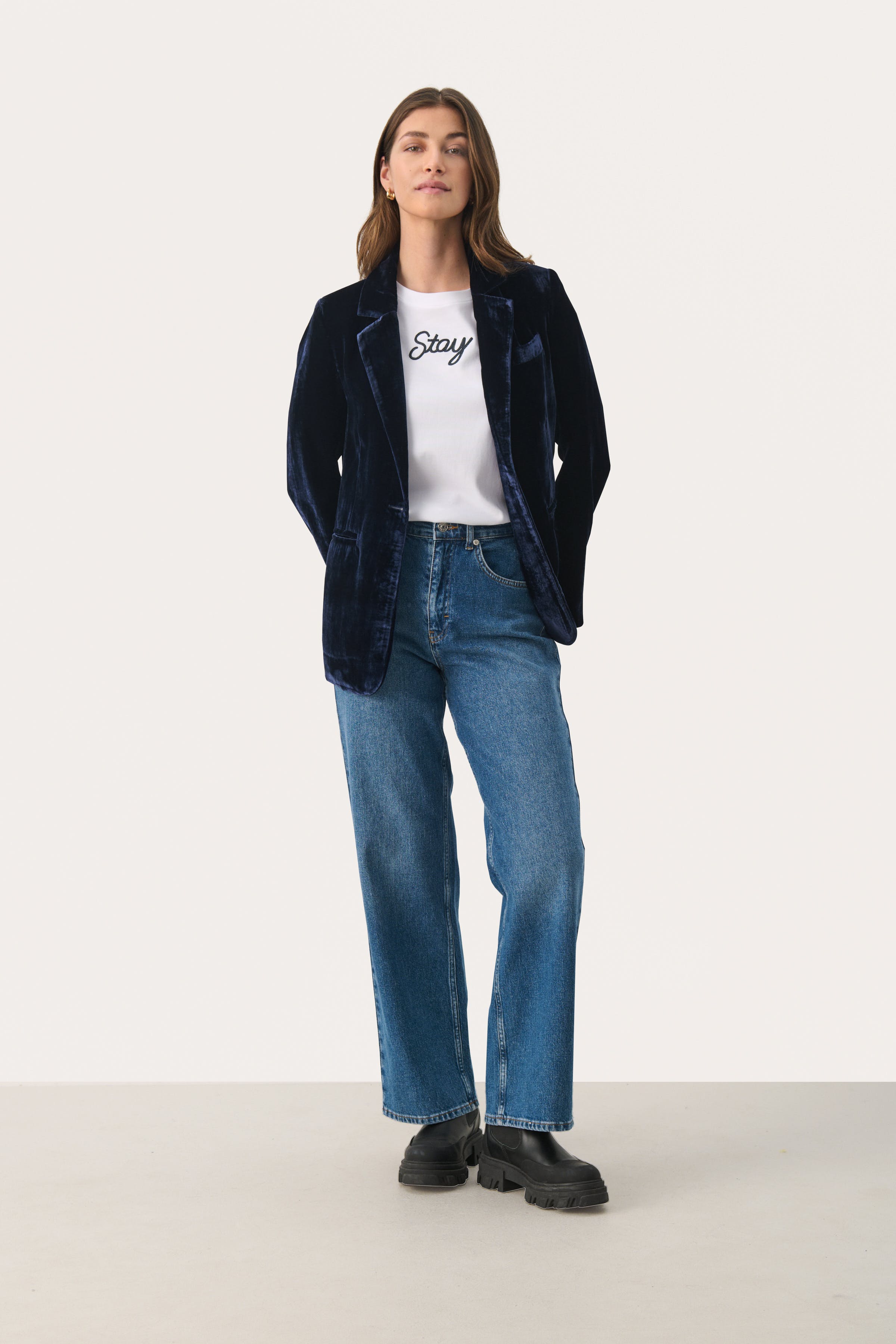 LorettaPW Velour Blazer LOOKBOOK FRONT 30308865-193923