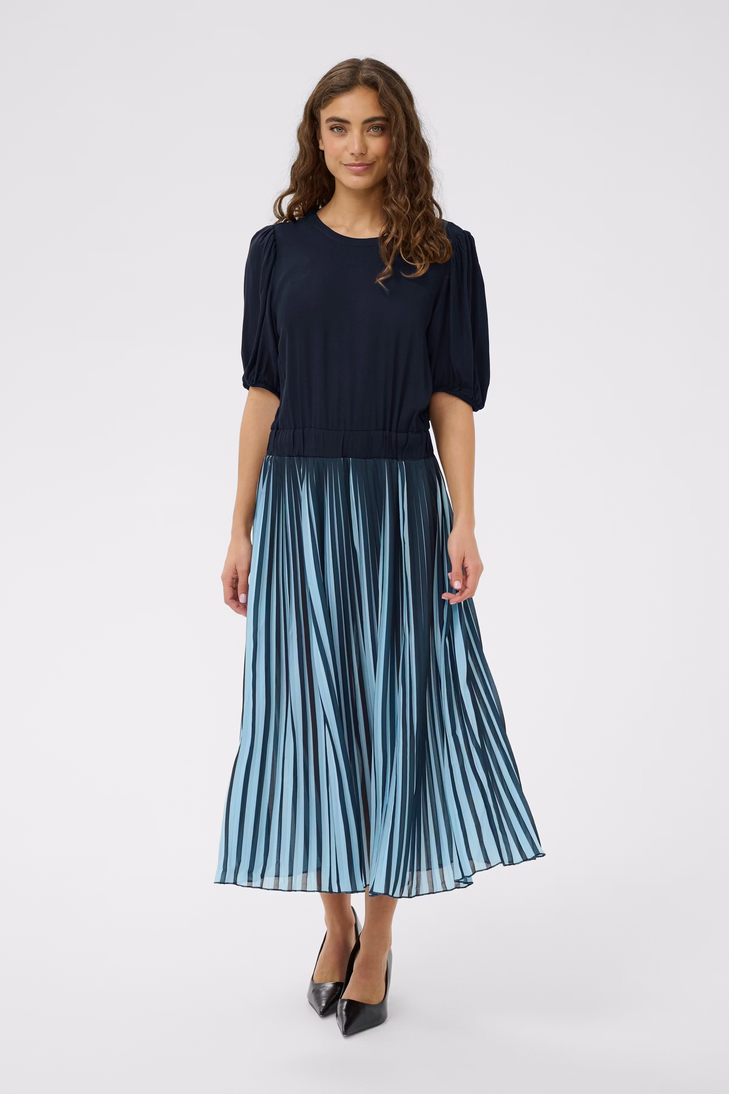 CUcarly Dress with pleats LOOKBOOK FRONT 50110993-194011