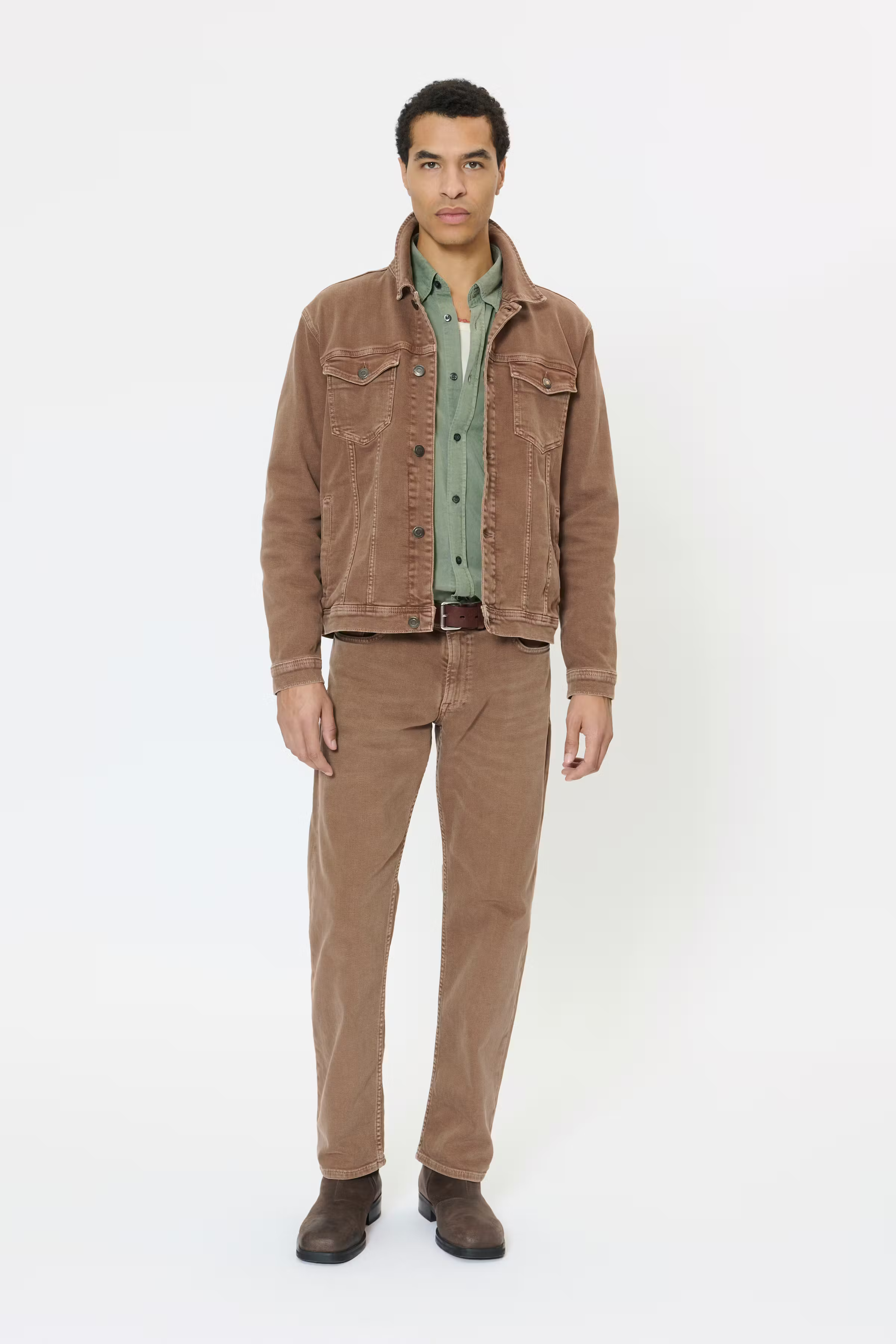 MAMike Hose LOOKBOOK FRONT 30208857-190809