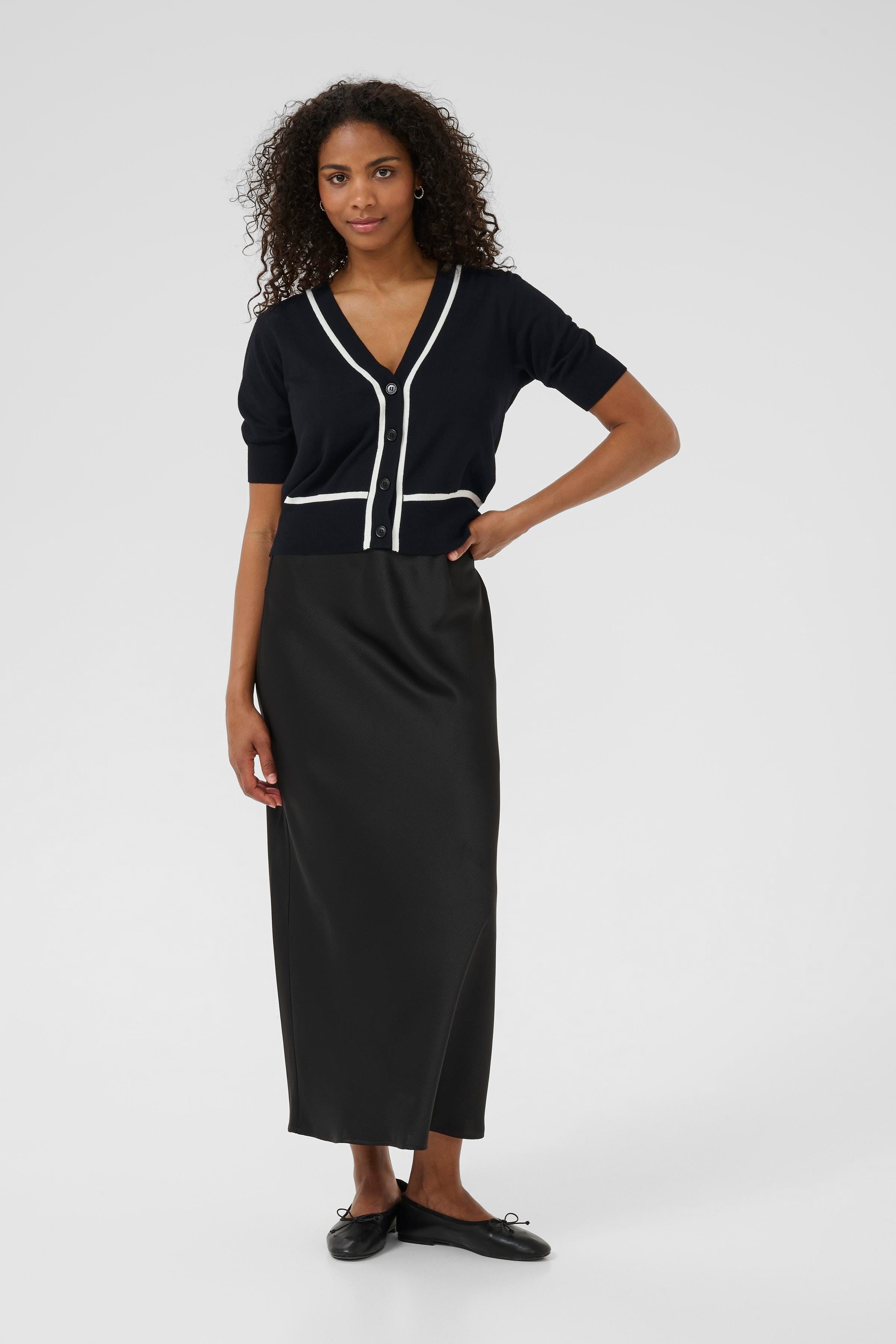 KAlizza Cardigan LOOKBOOK FRONT 10510298-100121