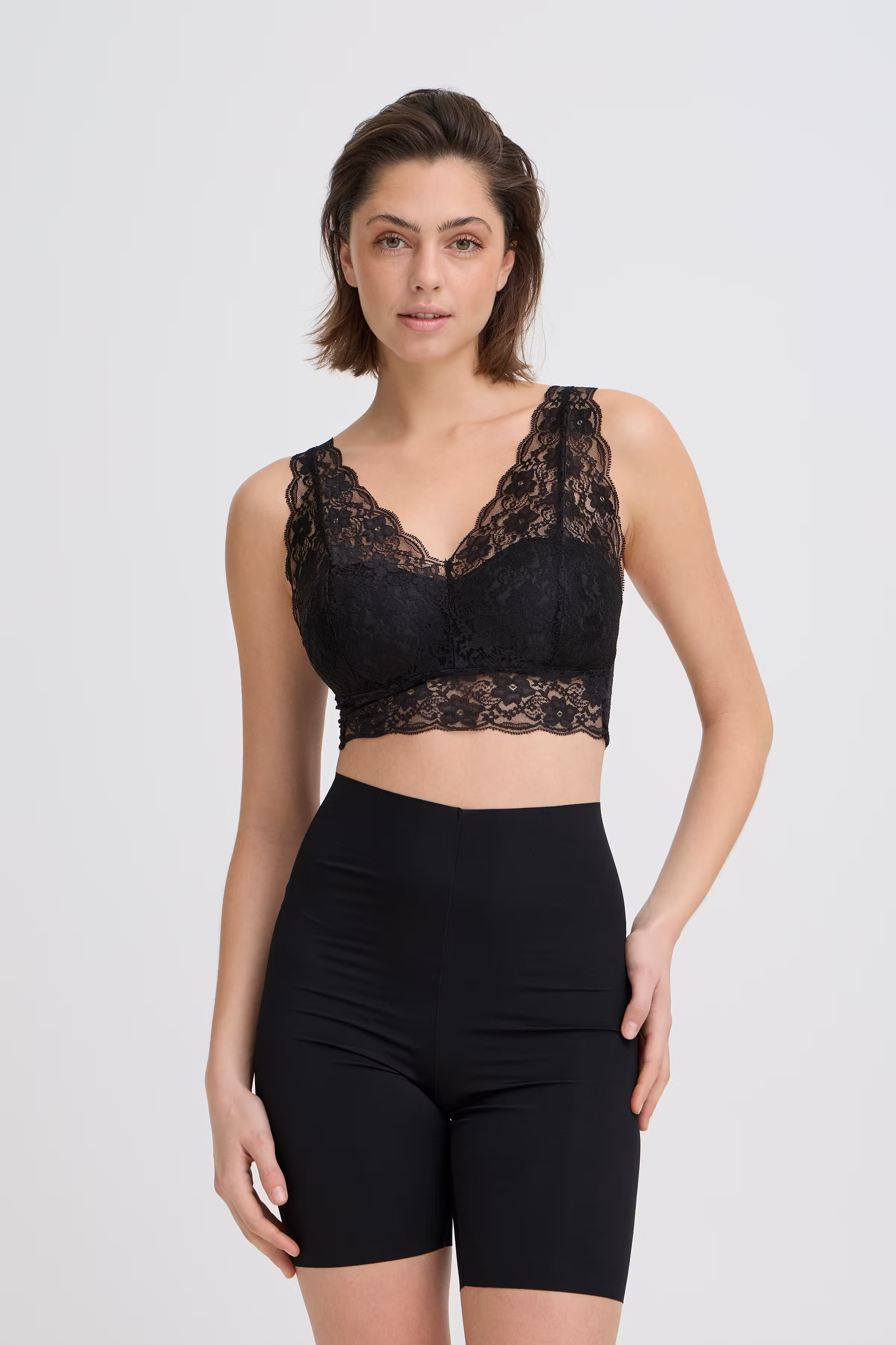 IXLARISA Top LOOKBOOK FRONT 20123695-194008