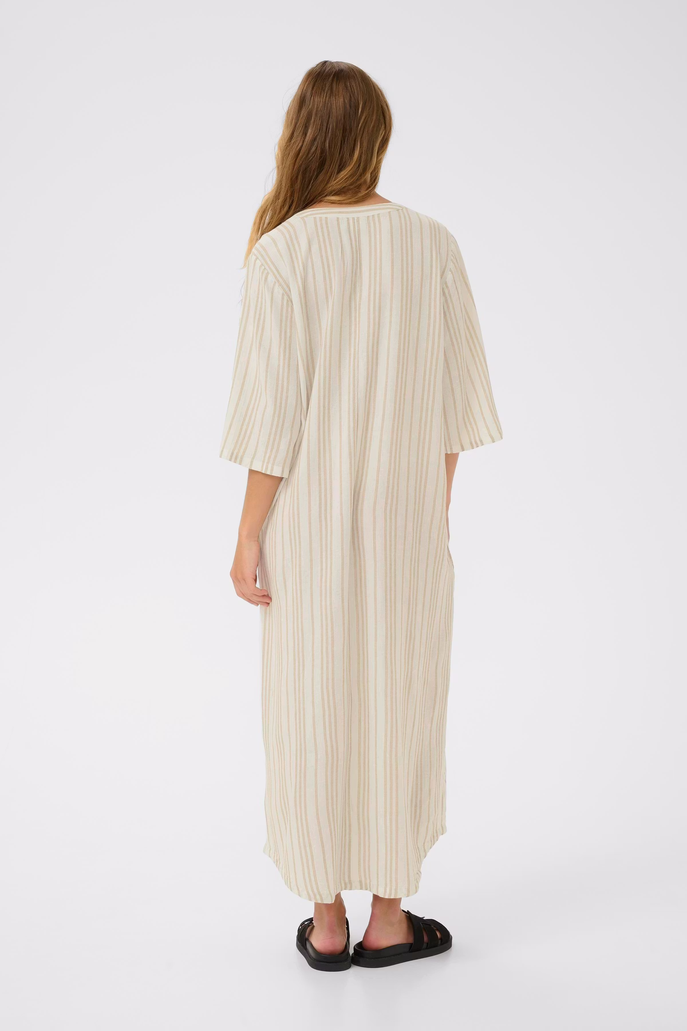 KAmilia Kjole LOOKBOOK BACK 10508312-107125