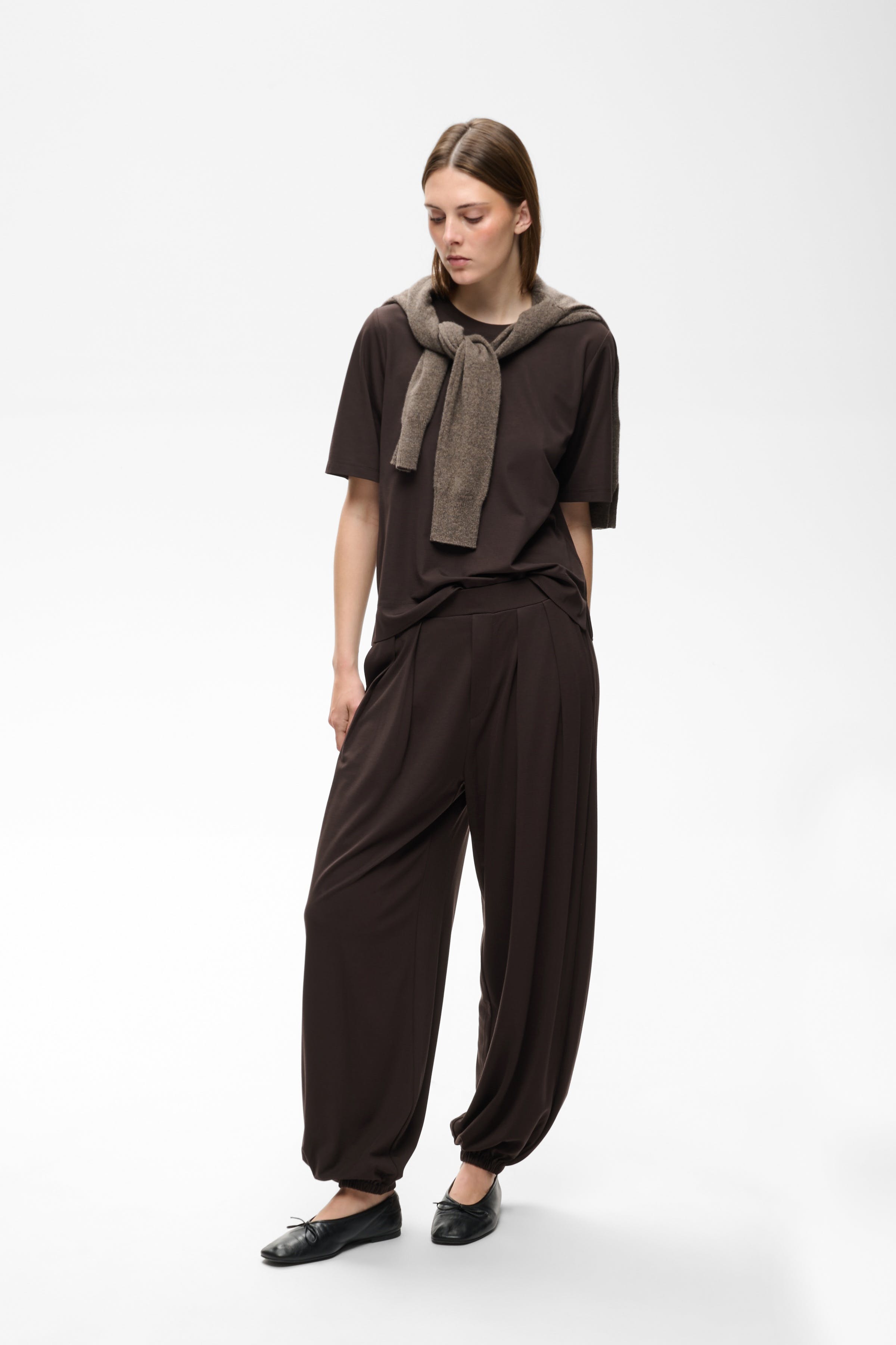 TrissaIW Hose LOOKBOOK FRONT 30111340-191109