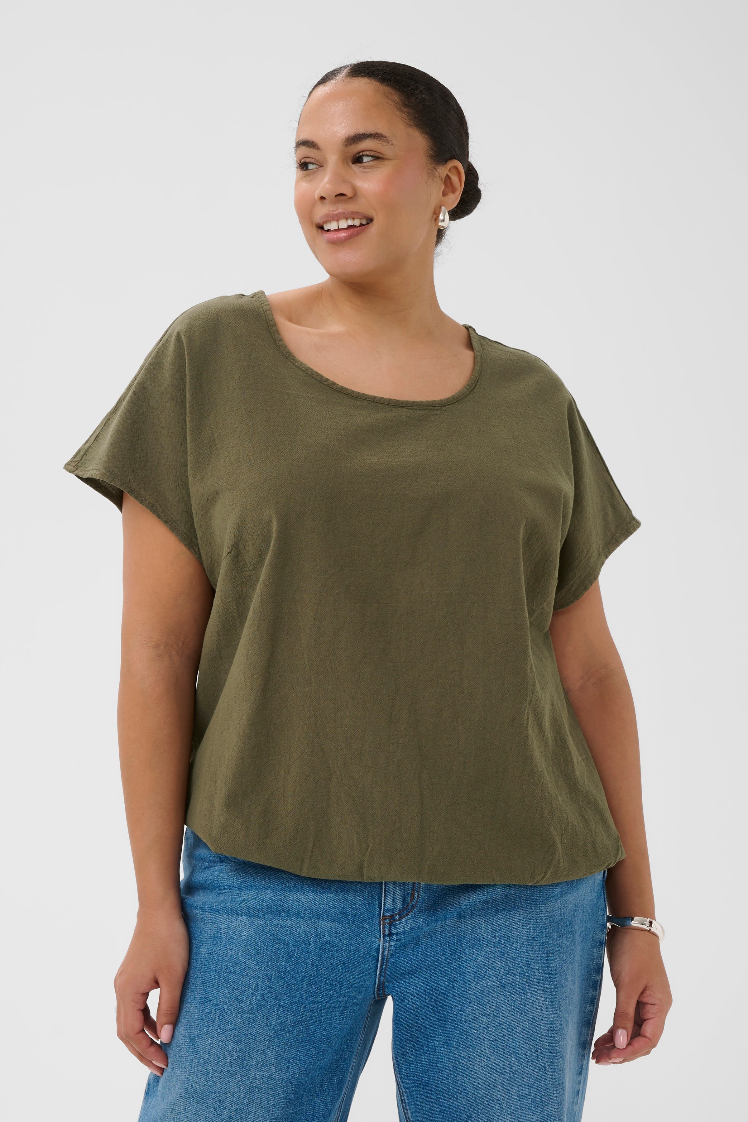 KCnana Blouse LOOKBOOK FRONT 10583965-190511