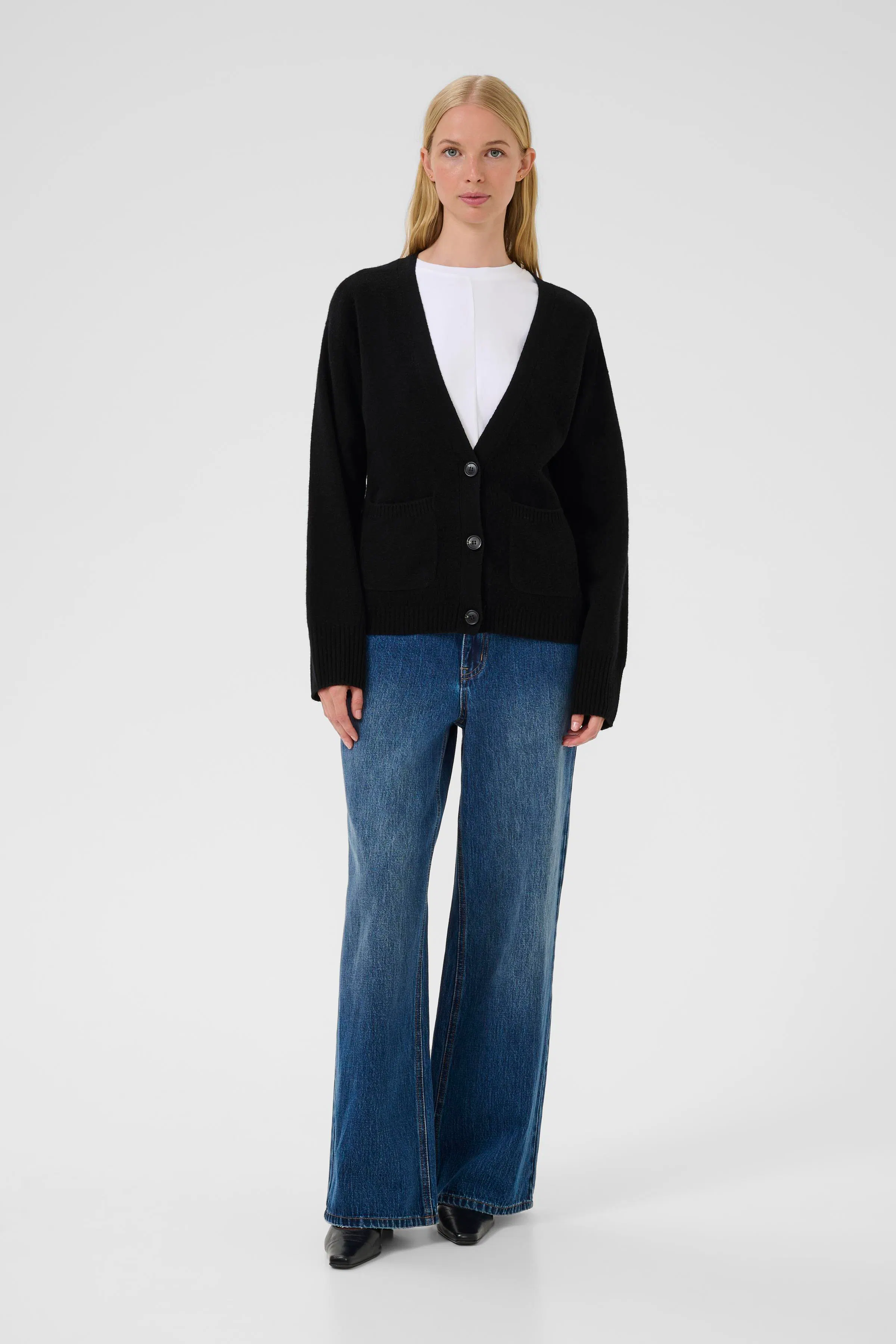 KBAnemone Cardigan i 100% ull LOOKBOOK FRONT 10105774-194008
