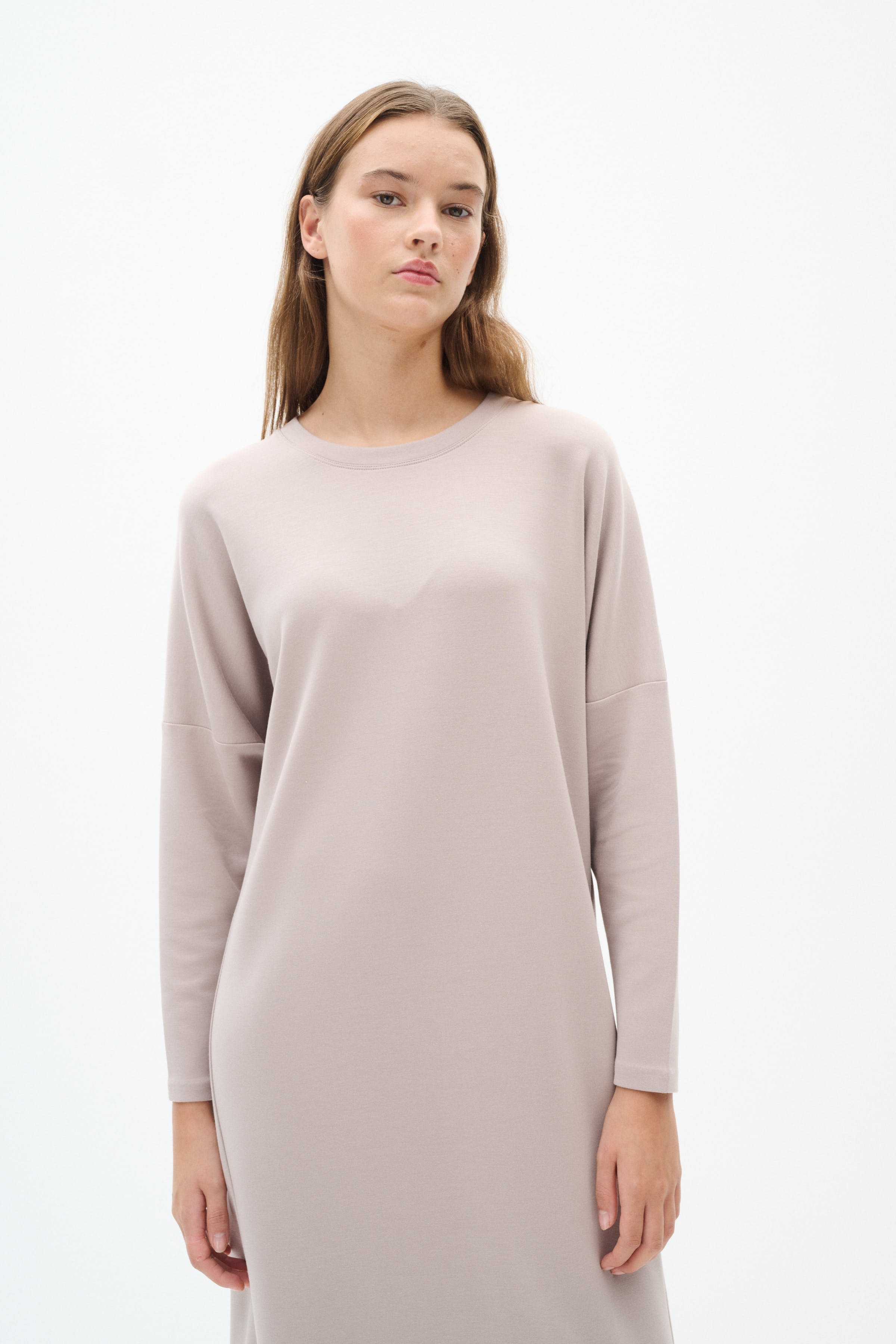 AnniehIW Klänning LOOKBOOK FRONT 30110496-161406