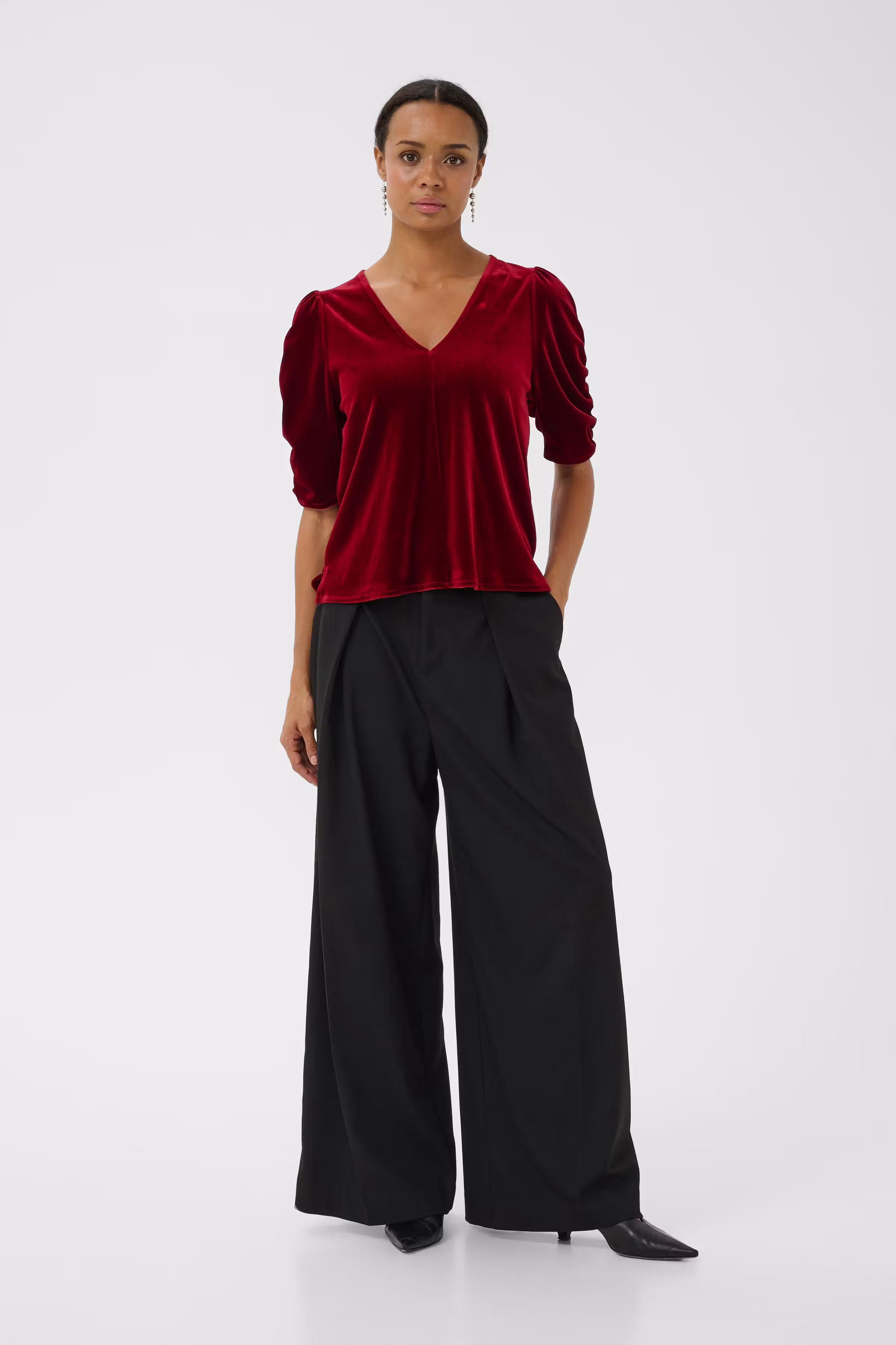 ValeriiaPW Blouse LOOKBOOK FRONT 30311019-191650