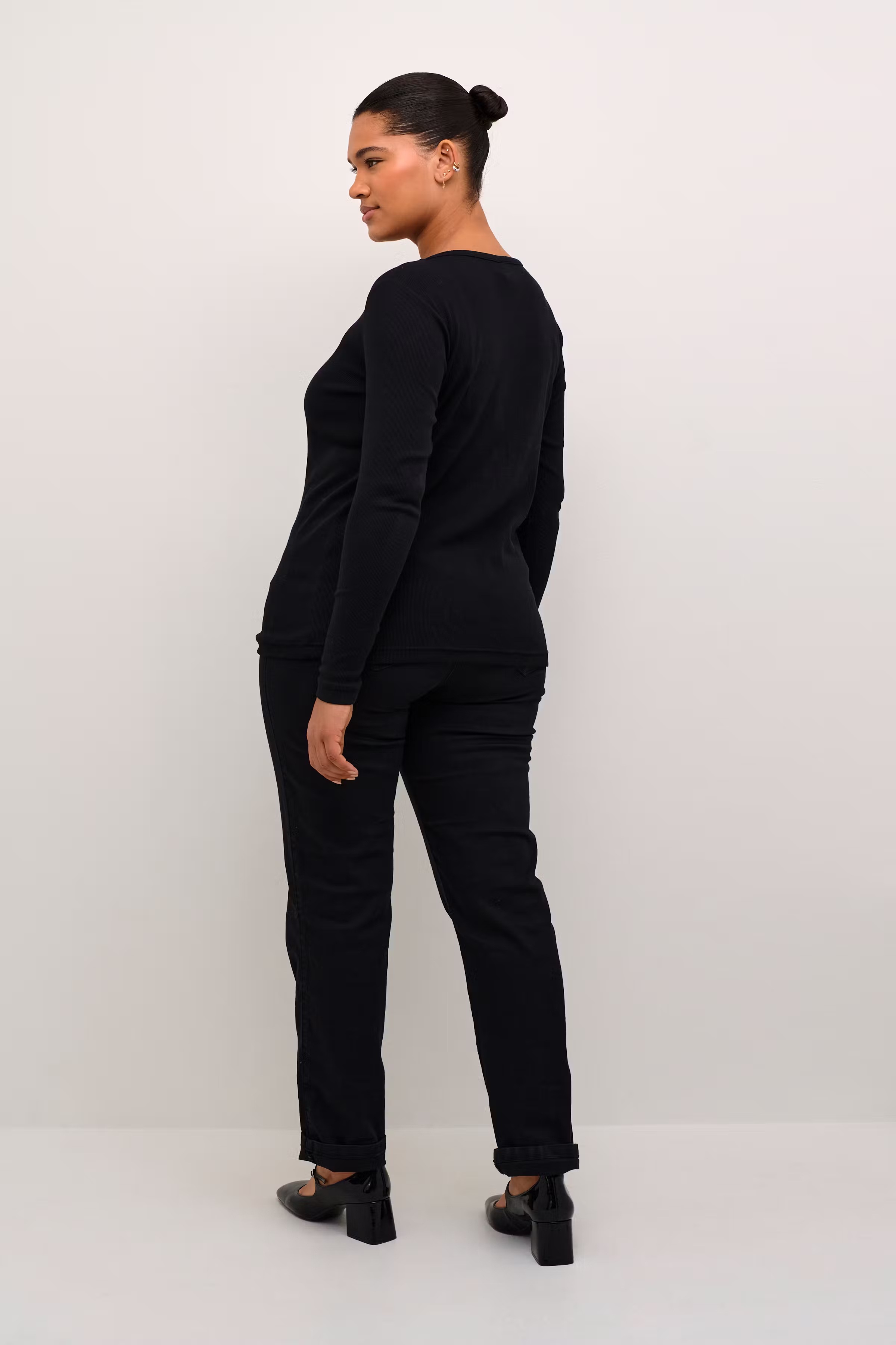 KCcarina T-shirt LOOKBOOK BACK 10582513-100121