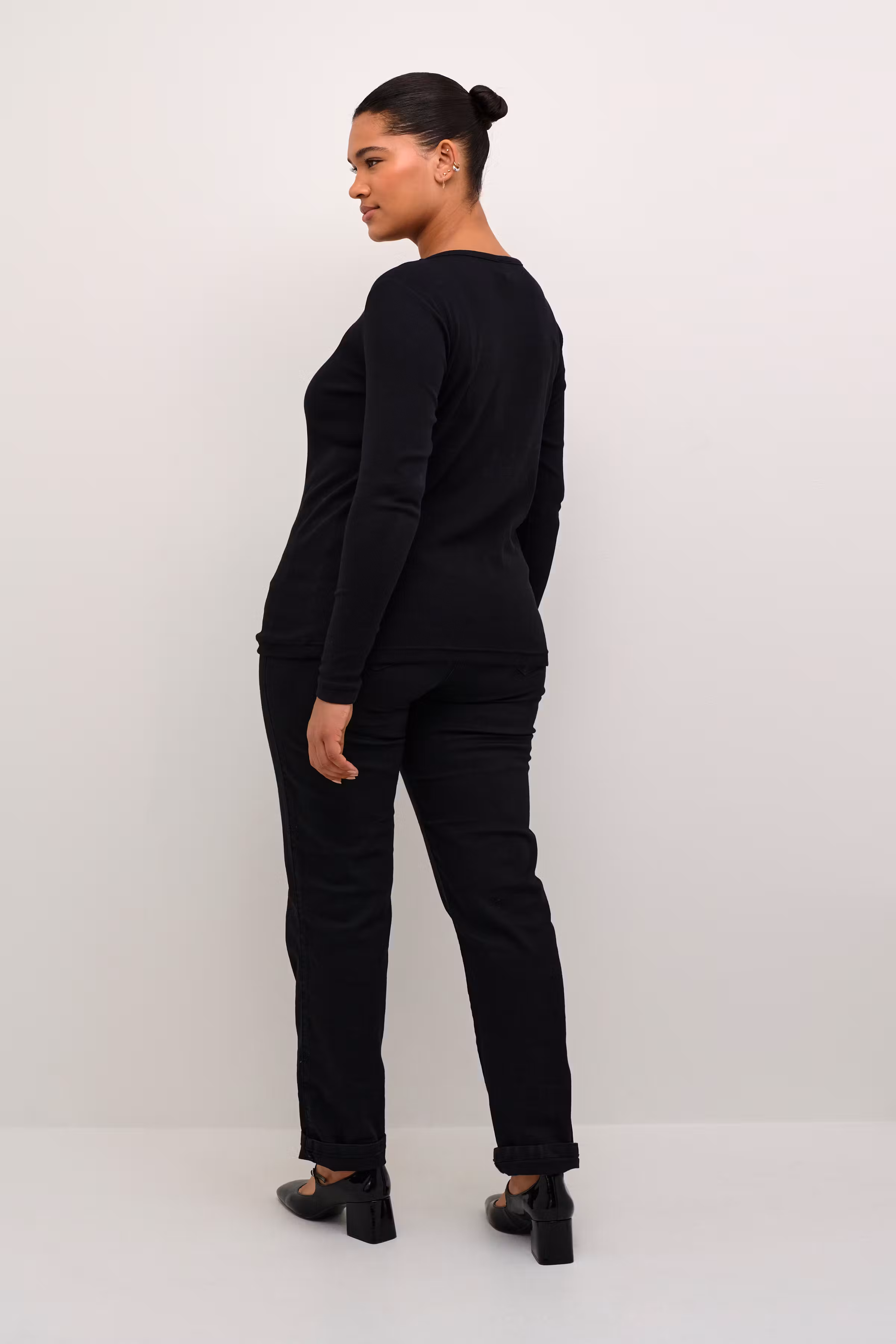 KCcarina T-shirt LOOKBOOK BACK 10582513-100121