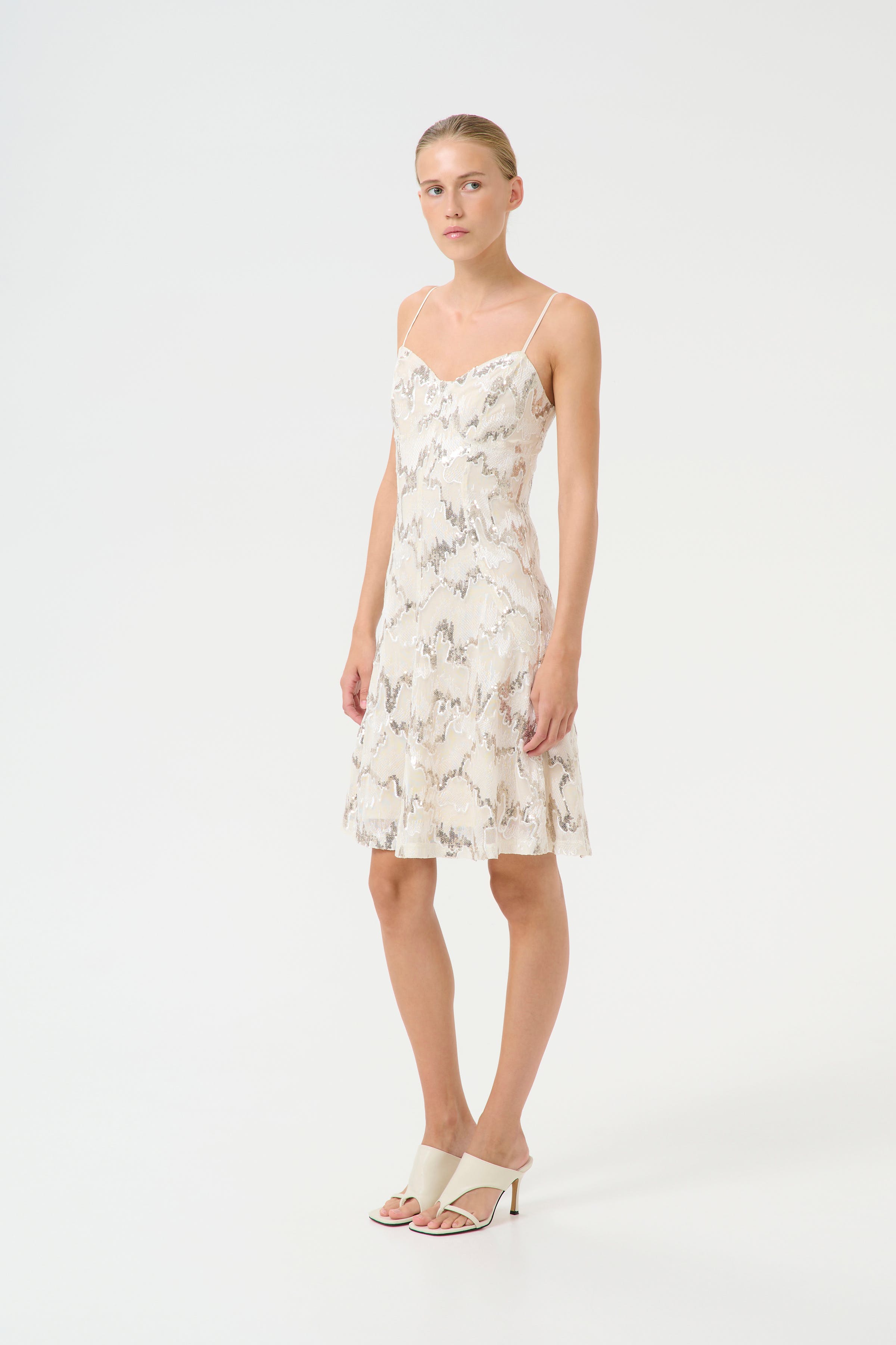 GZsagina Jurk LOOKBOOK FRONT 10910107-107695